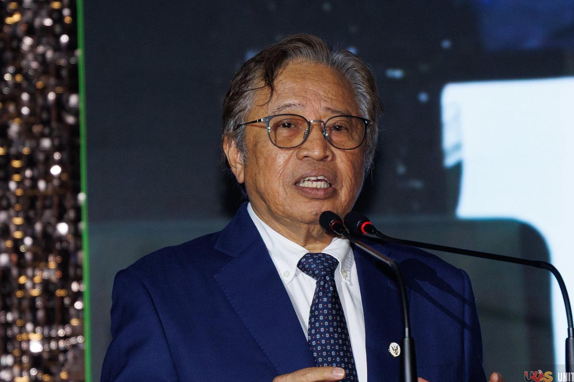 砂总理阿邦佐哈里表示砂商业联合总会将在今年年底前获得 2千万令吉的拨款，用于加强培训项目和技能提升计划。