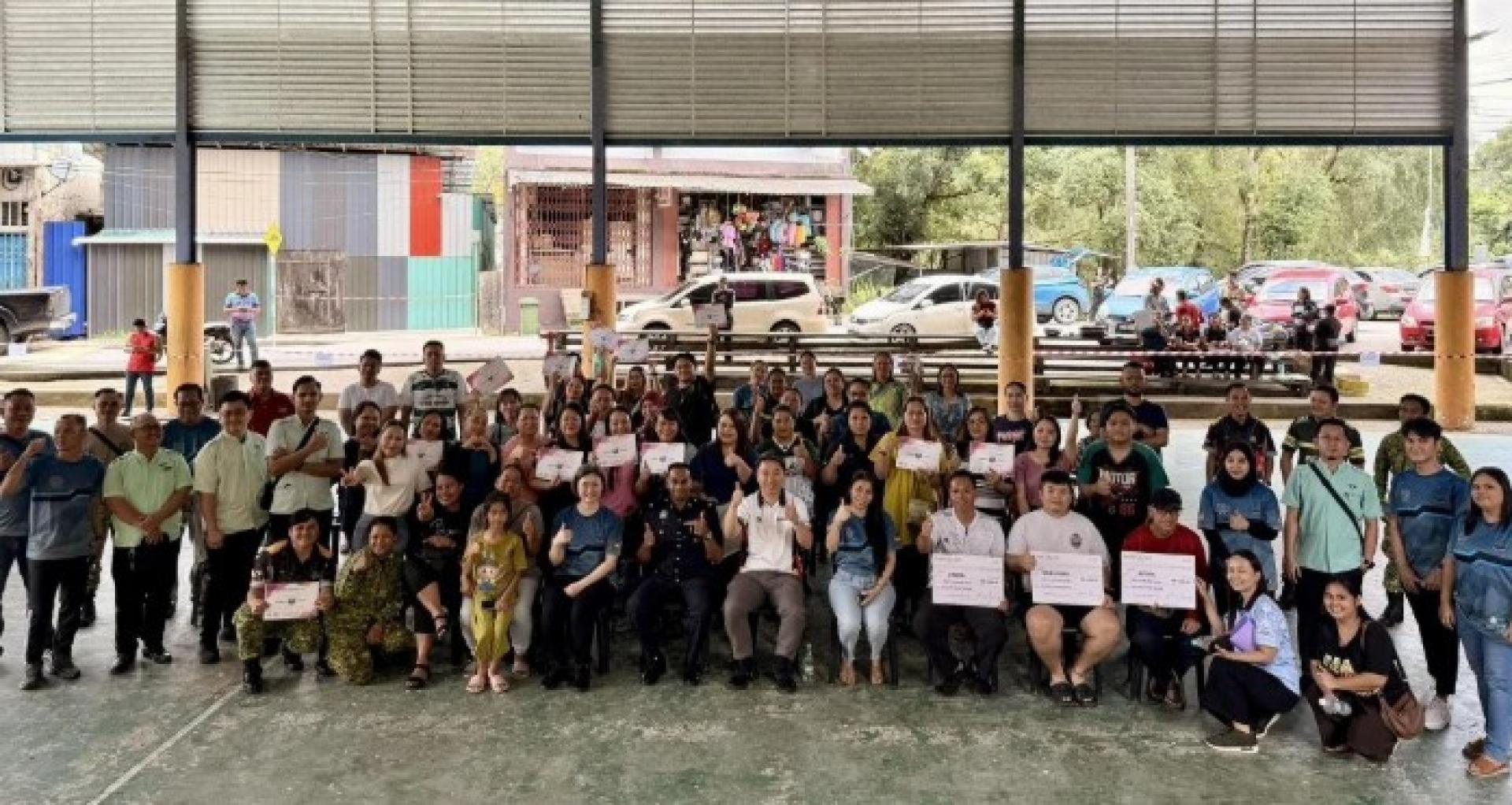 “健康动起来”计划提升如楼民众健康意识。右为孙伟瑄。