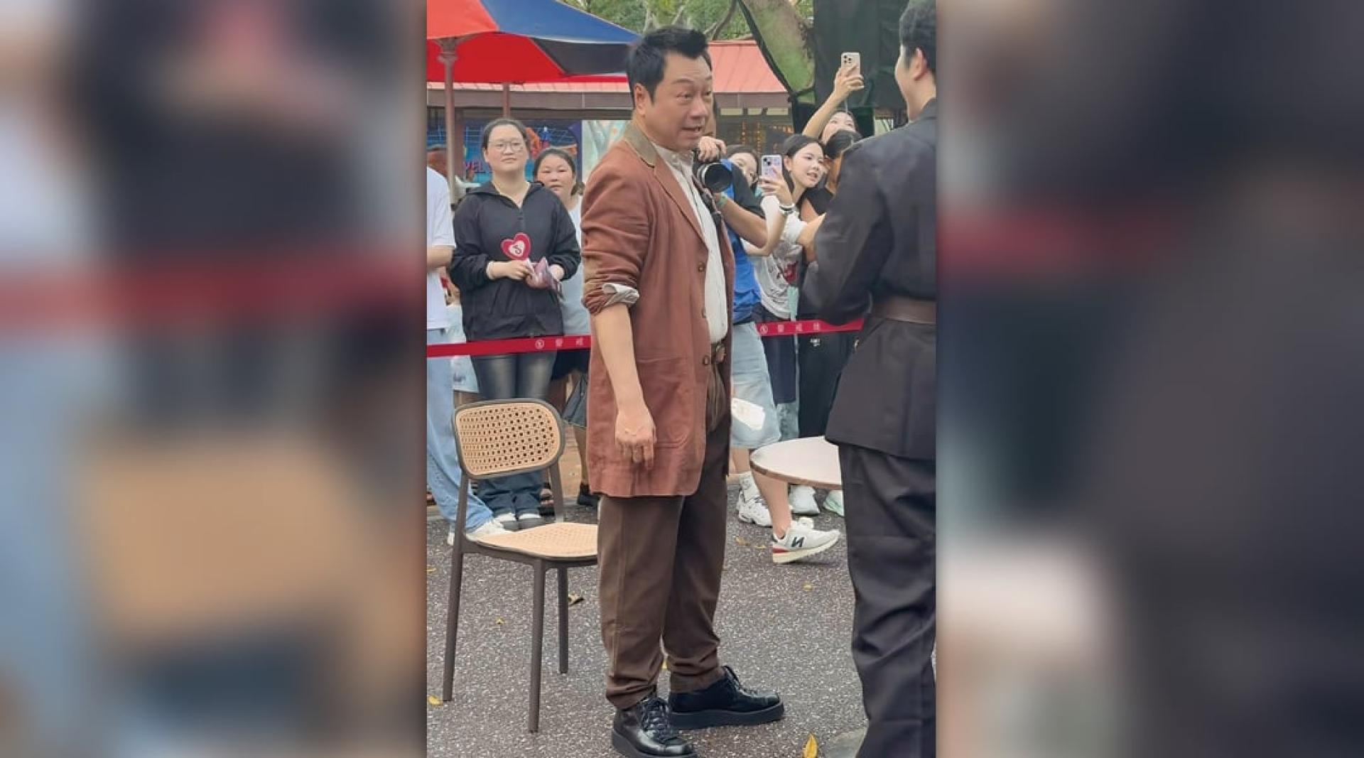 黎耀祥从眼神到表情，再到声线都戏味十足。