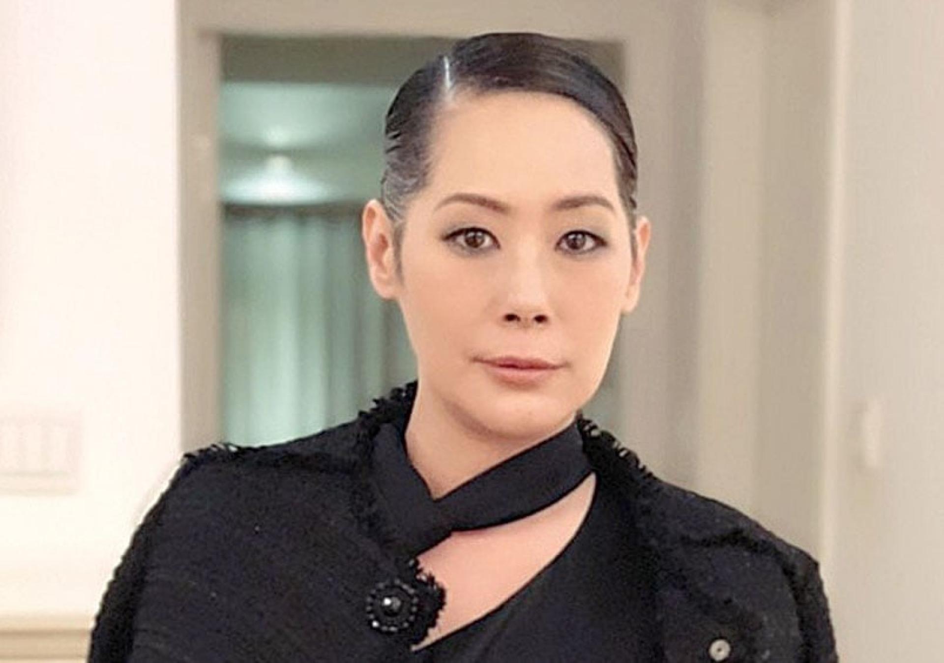 关淑怡近年几近消失乐坛，罕见其消息。
