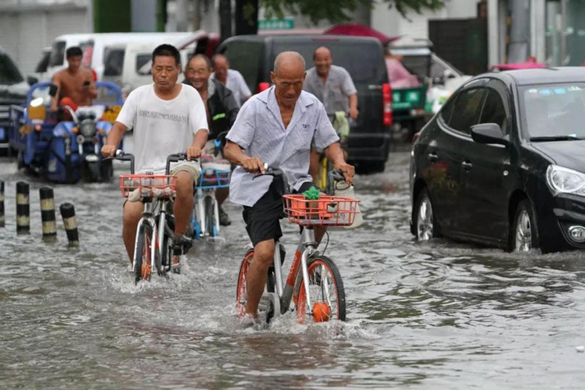 北京市于8月8日迎来大雨，部分地区出现水浸。（档案照）