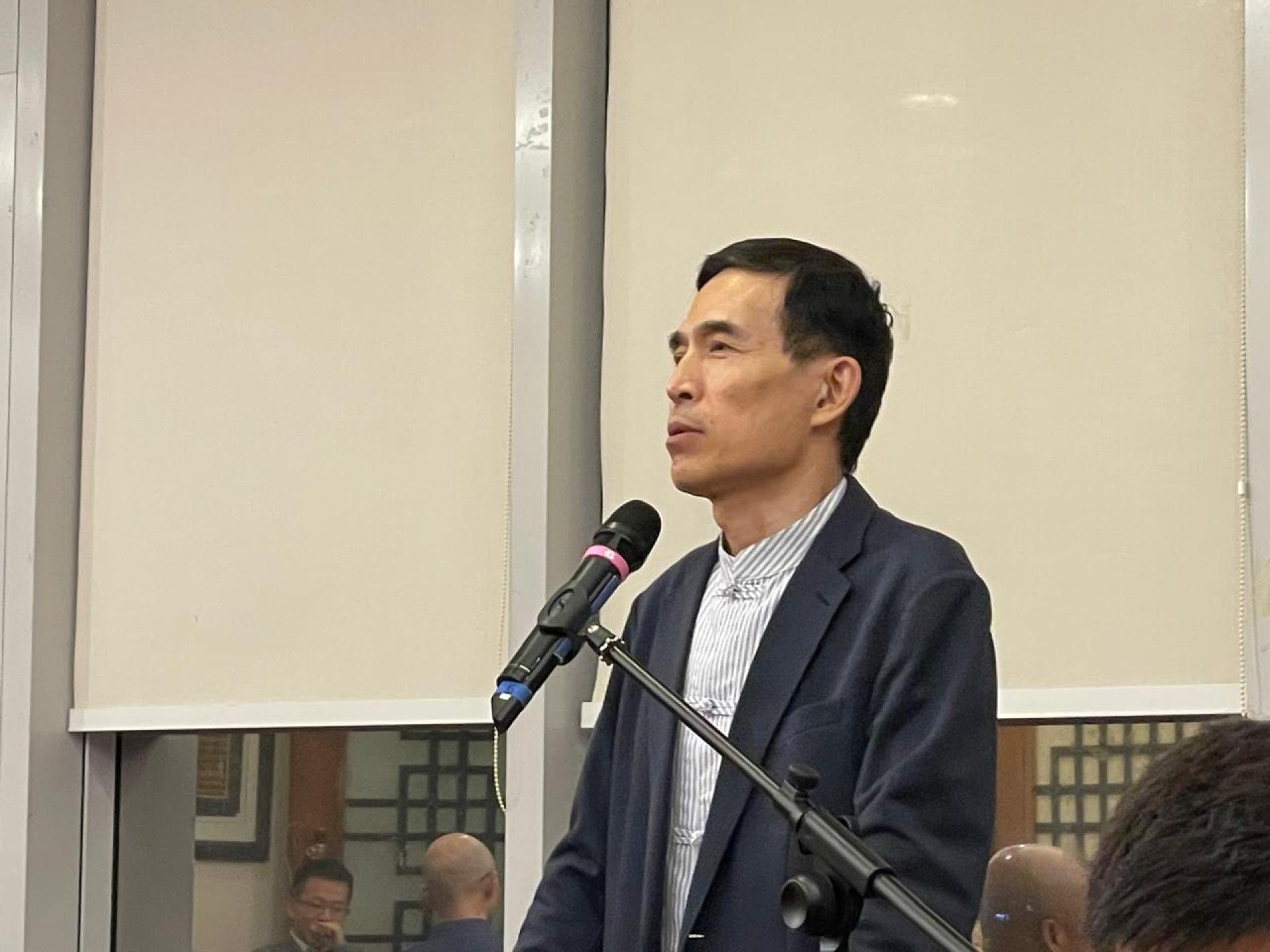 肖建国大使在会上发言