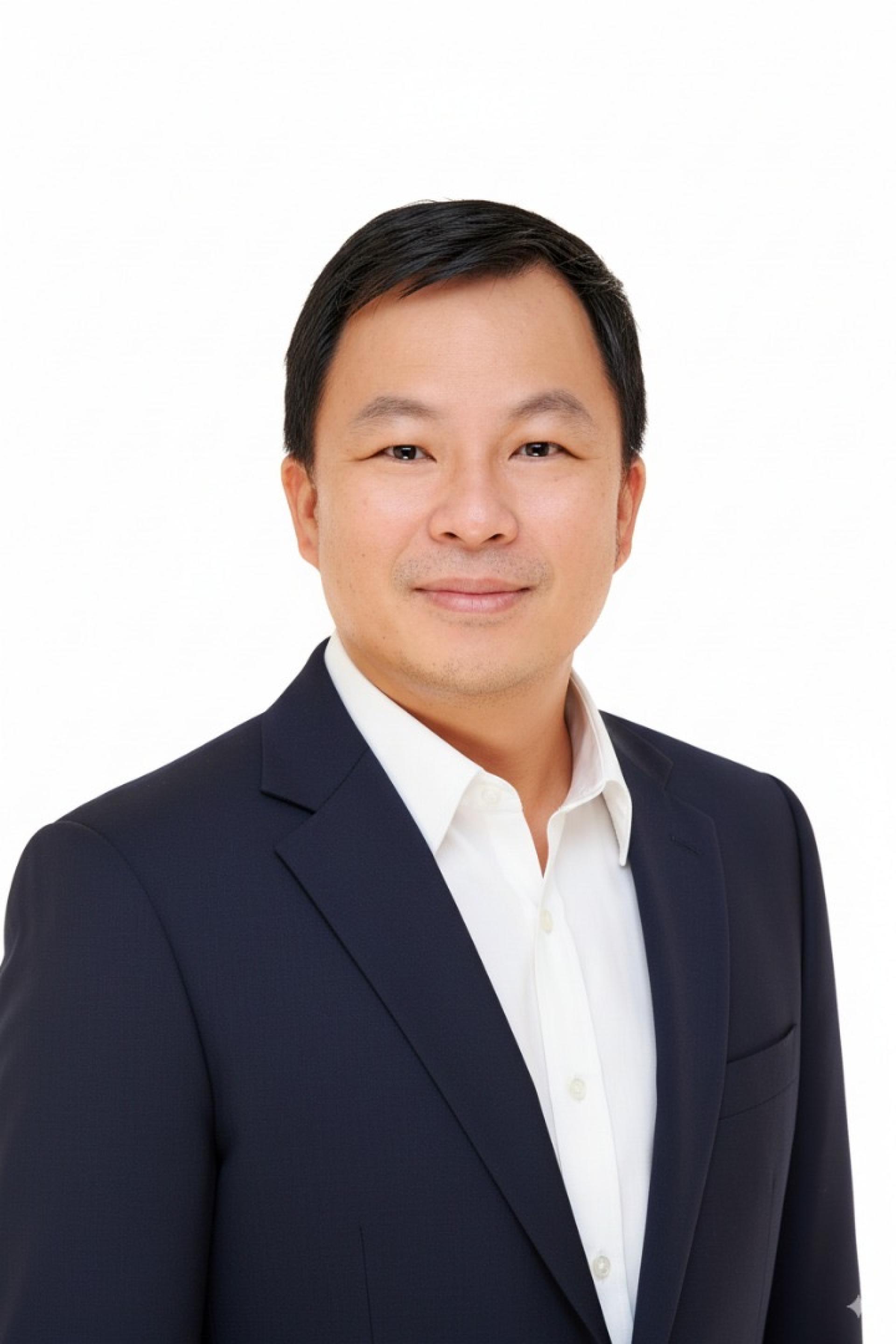 李天送积极投身社会事务、热心公益与教育事业,荣获砂元首敦丕显斯里旺朱乃迪79岁华诞册封砂拉越之星有功勋衔,以表扬其对社会的贡献。