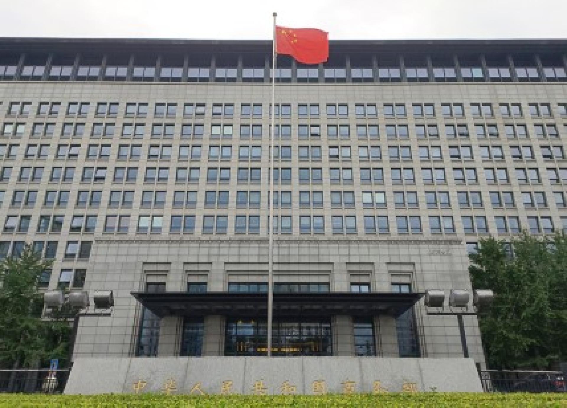 中国商务部发言人表示，对于关税战，中方的立场是一贯的，我们不愿打，但也不怕打