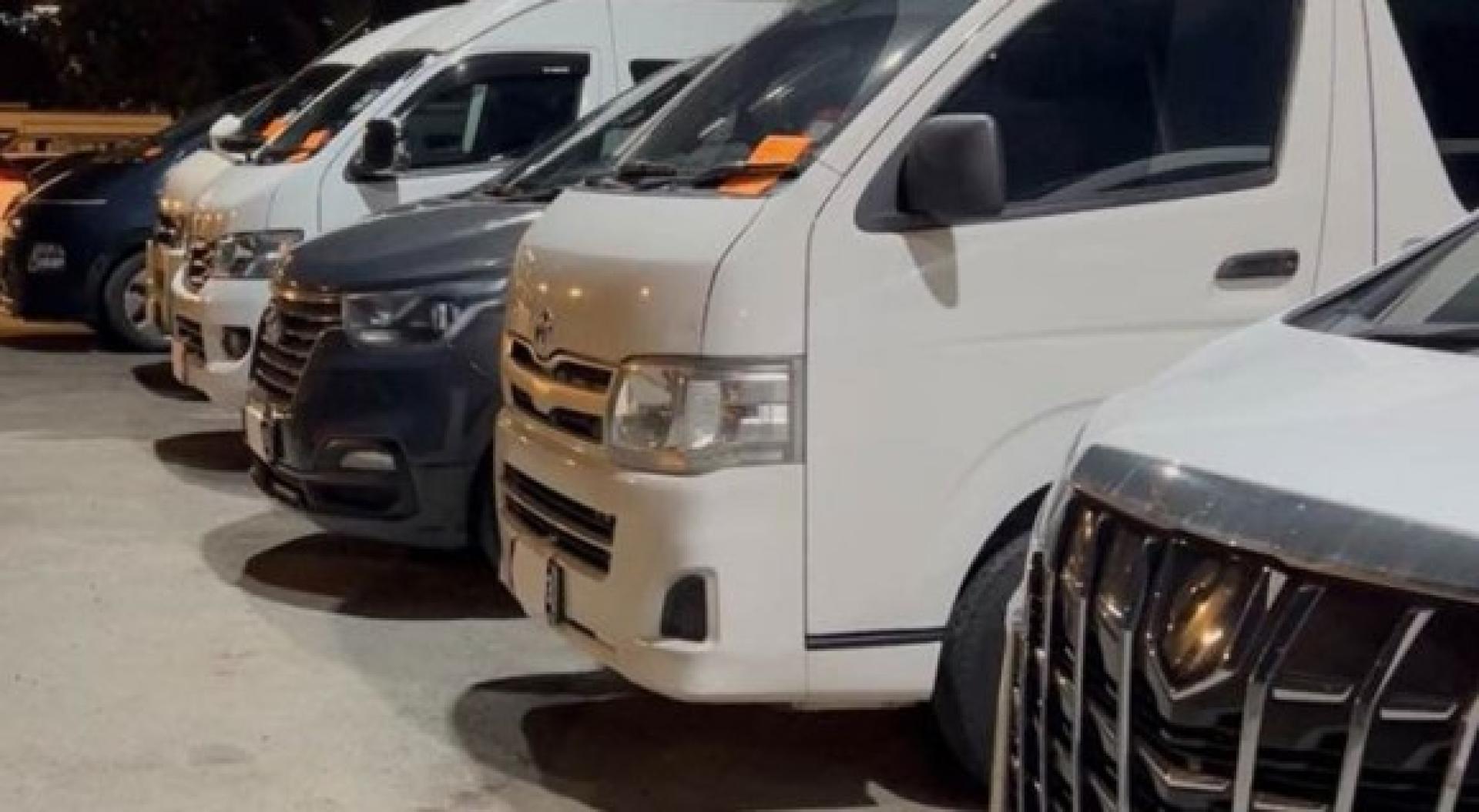 當局总共取缔10辆非法载客的私家车。