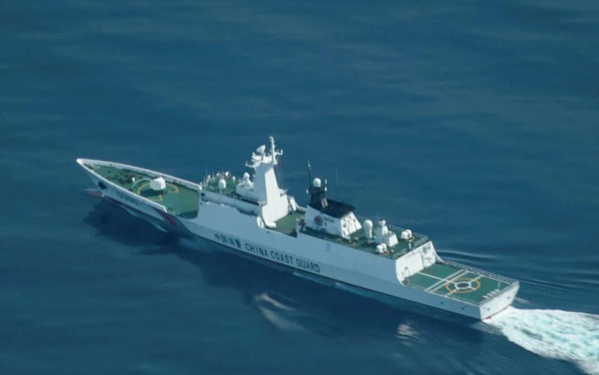 8月13日，中国海警船在南中国海有主权争议的黄岩岛附近航行。 （档案照片）