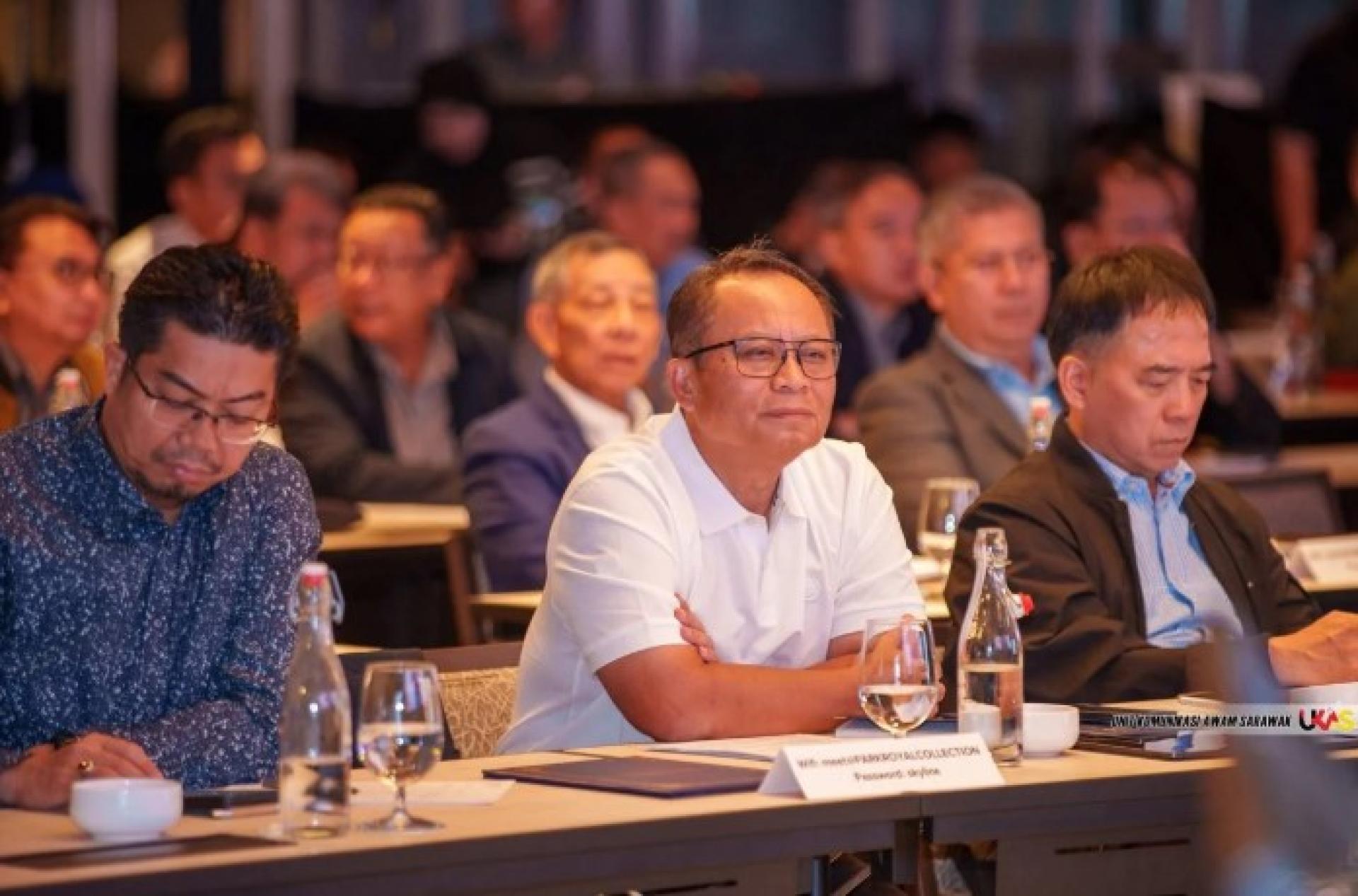 砂拉越州务秘书拿督阿玛莫哈末阿布巴卡马祖基。
