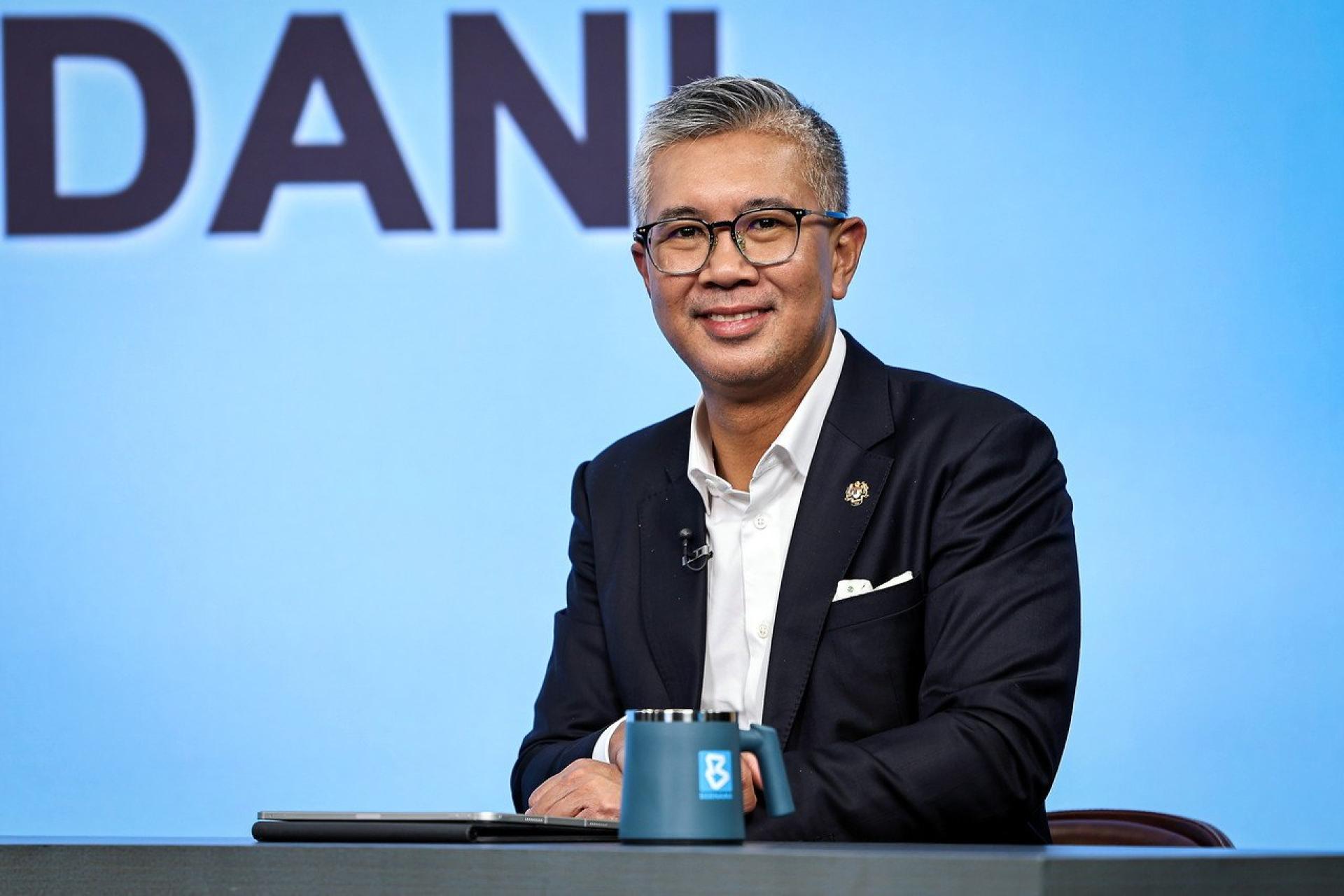 东姑扎夫鲁:大马将与美国商务部长卢特尼克讨论美国拟对特定领域如半导体,征收行业关税的事宜。