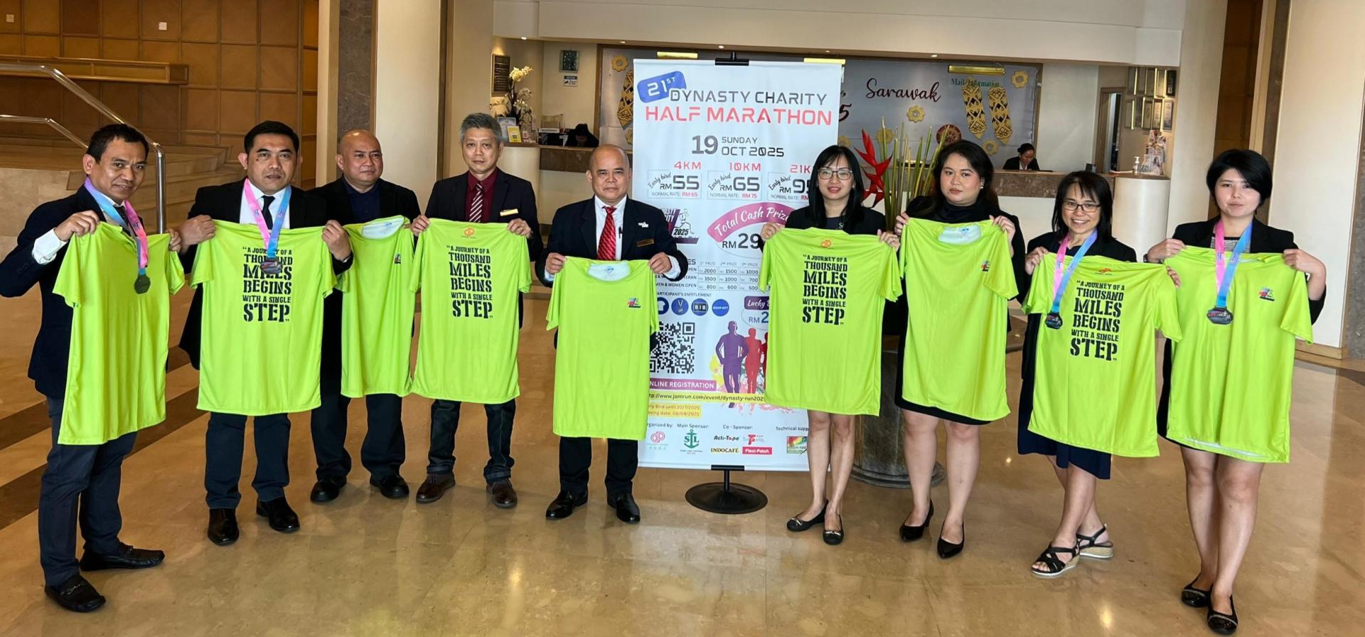美里贝园酒店慈善基金主办的第21届贝园酒店义跑活动将于本周日（19日）登场，筹备会成员呼吁参赛者于10月17日及18日，前往贝园酒店领取参赛T恤与号码布。