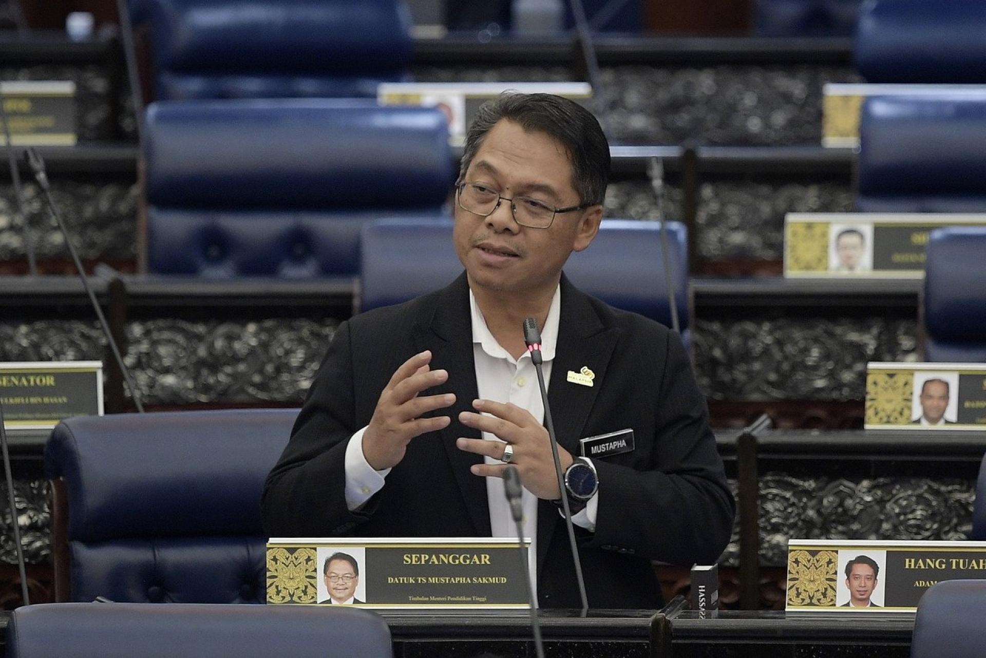 慕斯达法:保证会先填满主流招生管道后,才开放给公开招生管道。