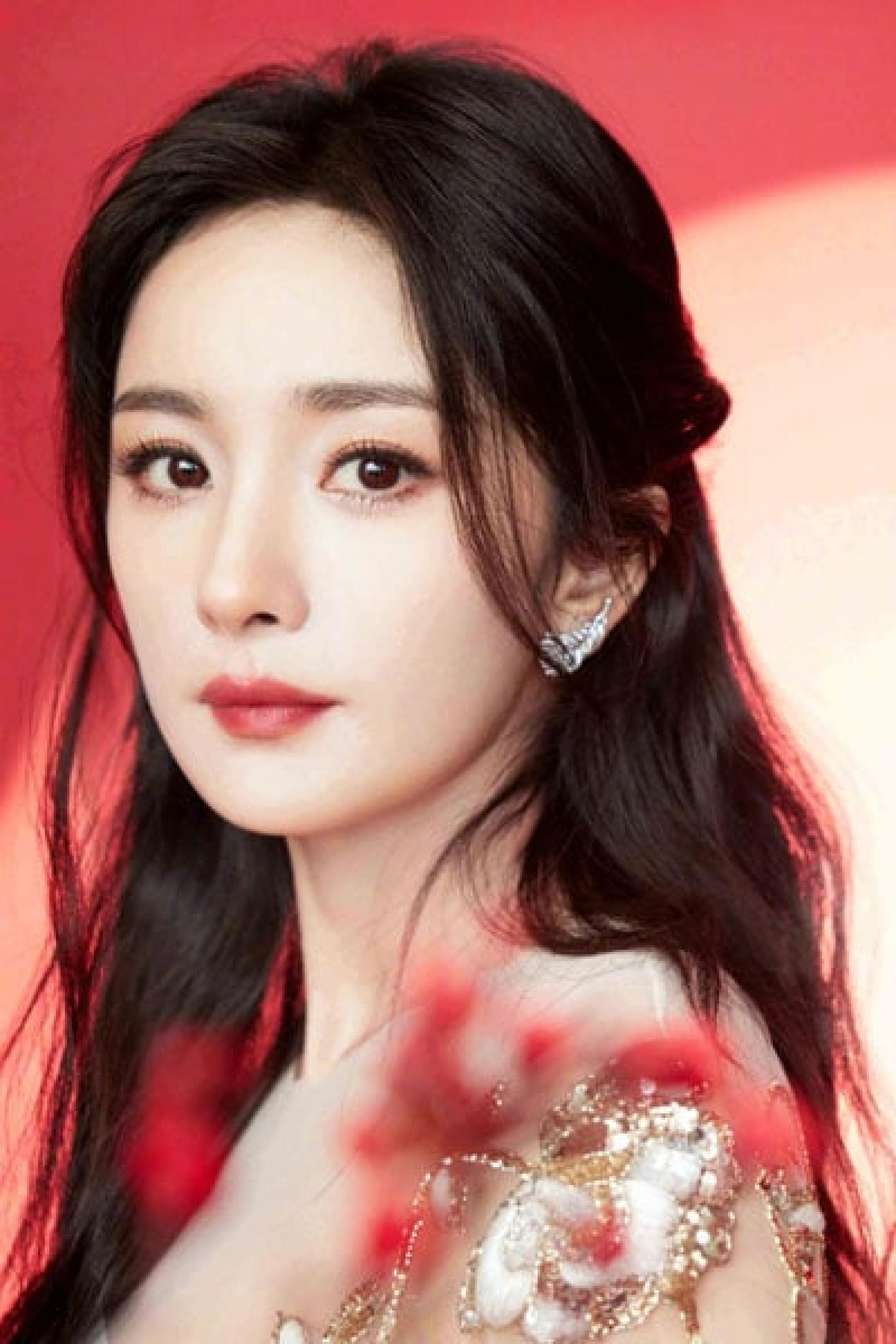 杨幂长年来是中国剧顶流女星。