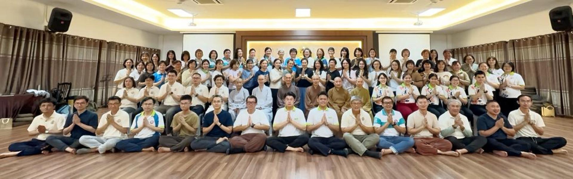 2025研修班全体学员与课程讲师大合照。