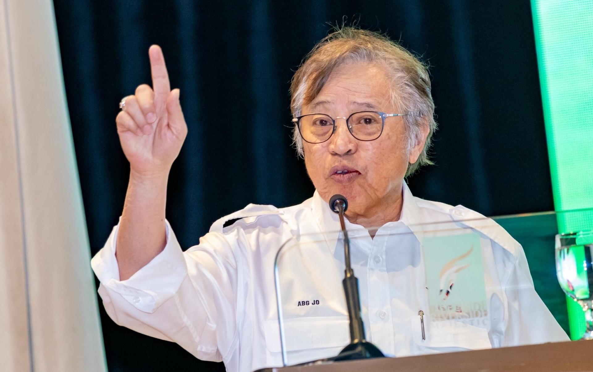砂总理出席砂人民党三年一次代表大会上发言。
