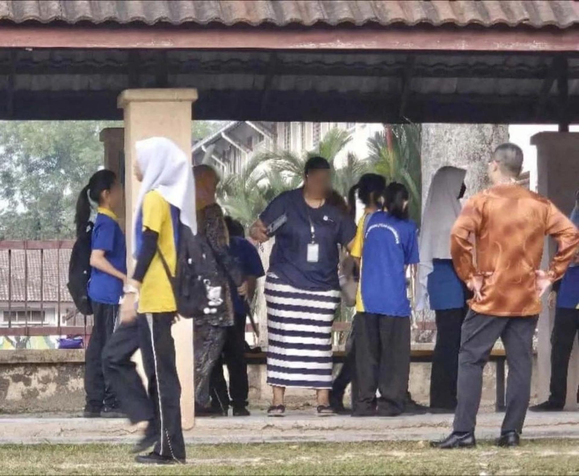 学校以金属探测器检查学生随身物品的措施,是否真的能有效制止校园暴力与安全问题发生?(档案照)