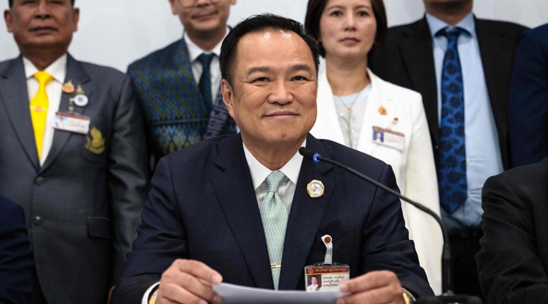 泰国首相阿努廷。