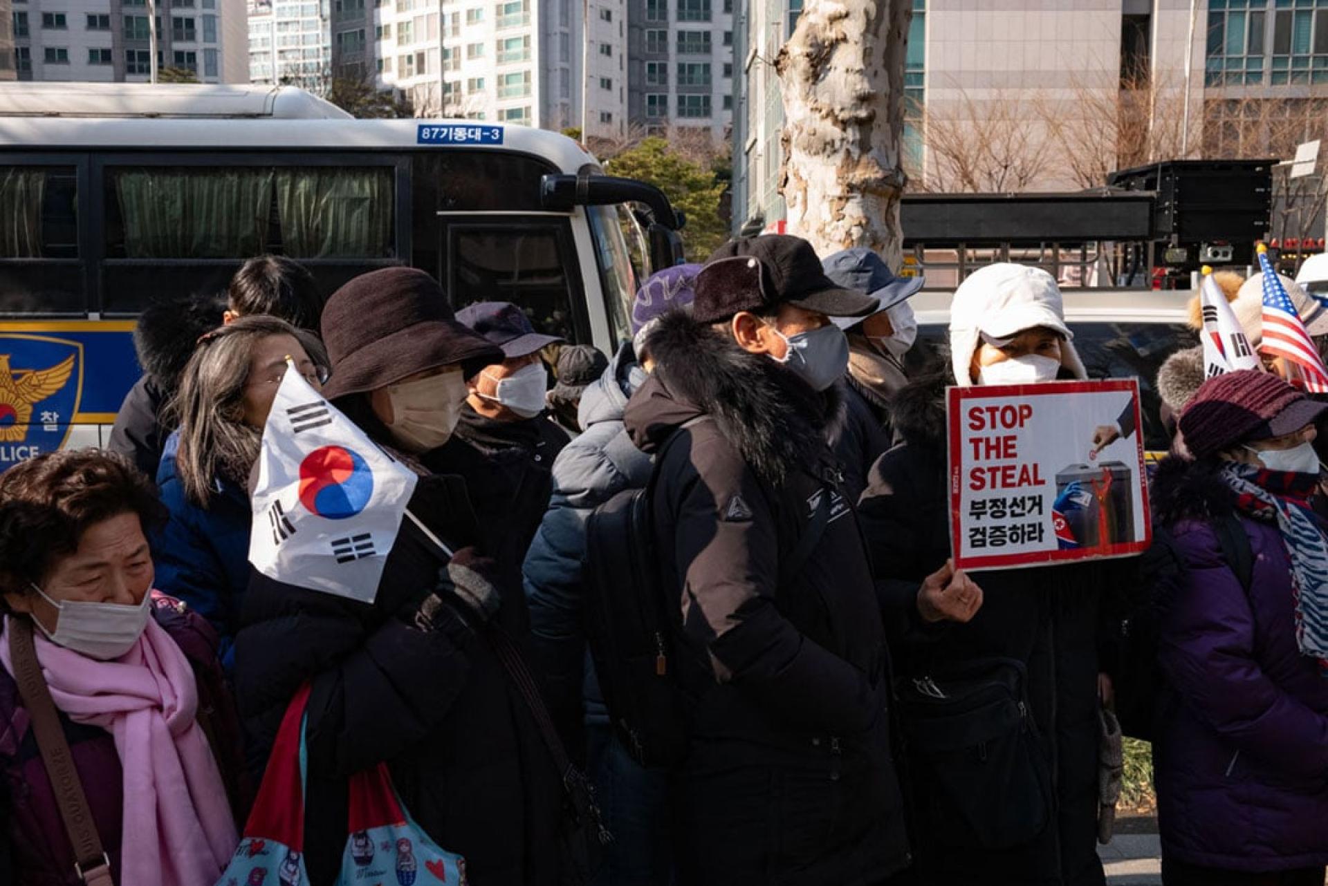 韩国多地近来出现反华集会游行。