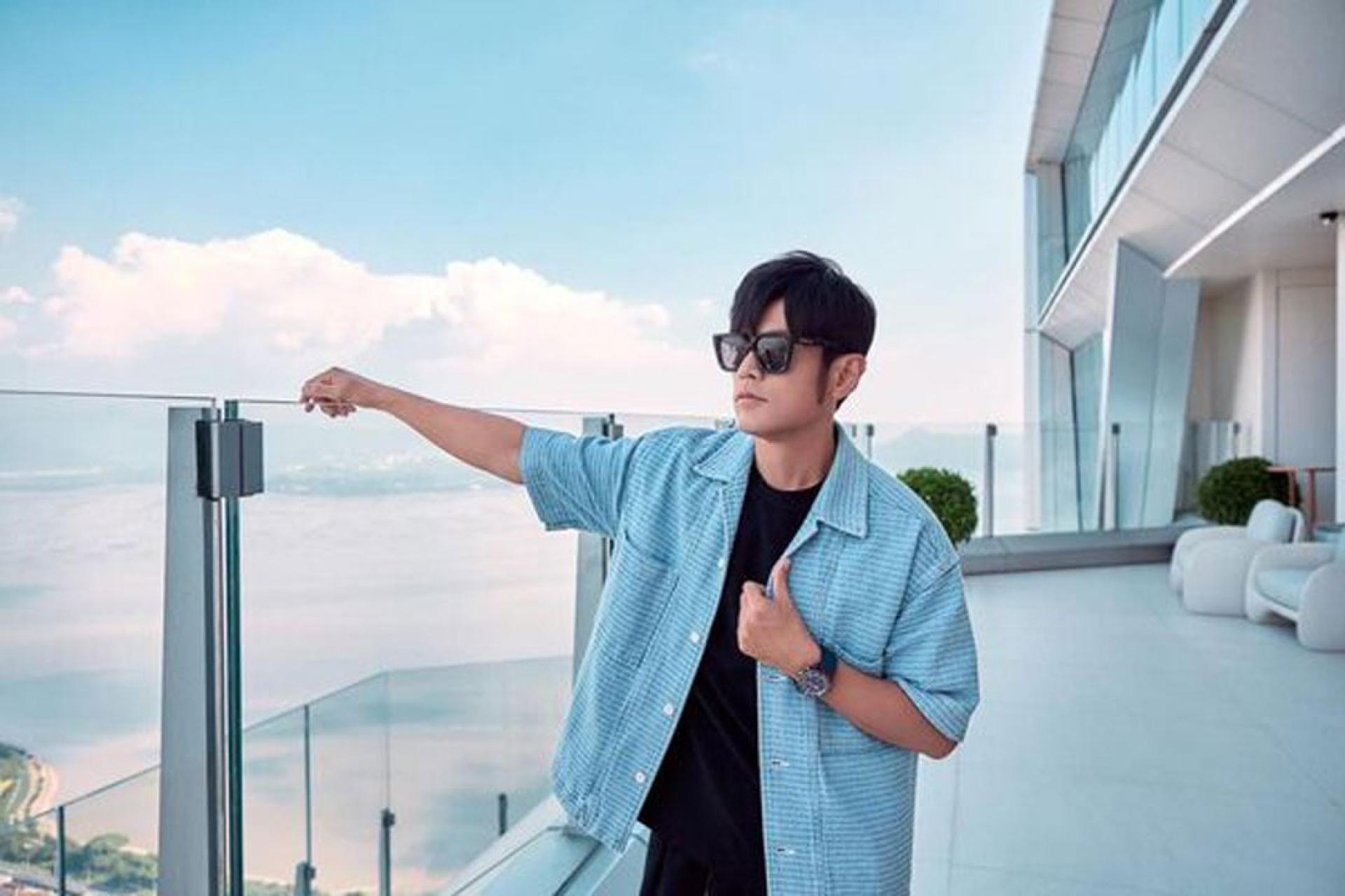 周杰伦准备对魔术师小伙伴蔡威泽提告。