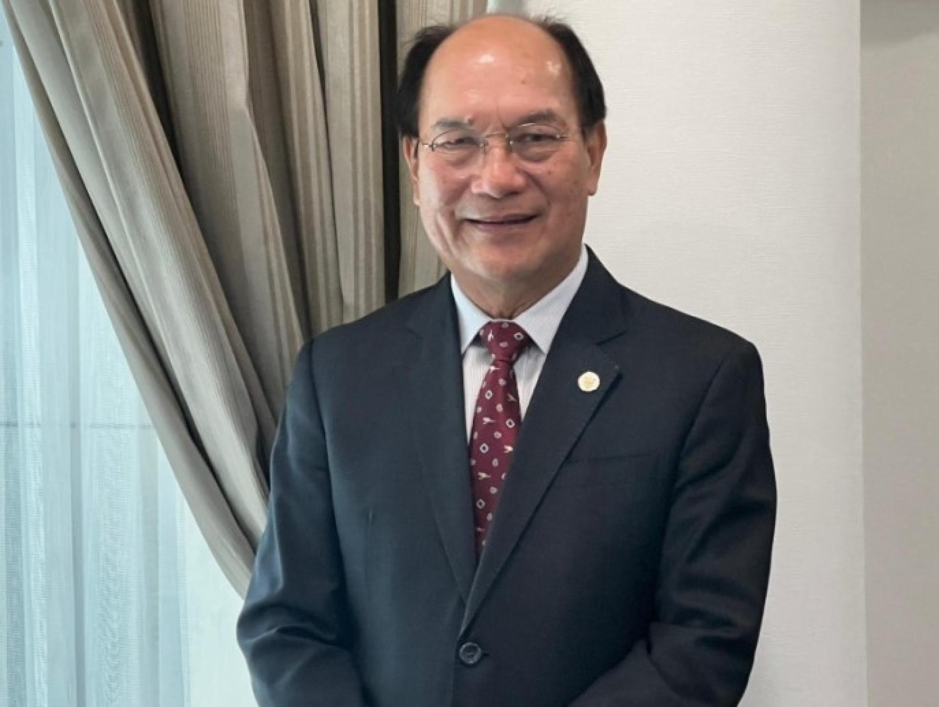砂总理署（劳工、移民及项目监督事务）副部长拿督加拉华（Datuk Gerawat Gala）。