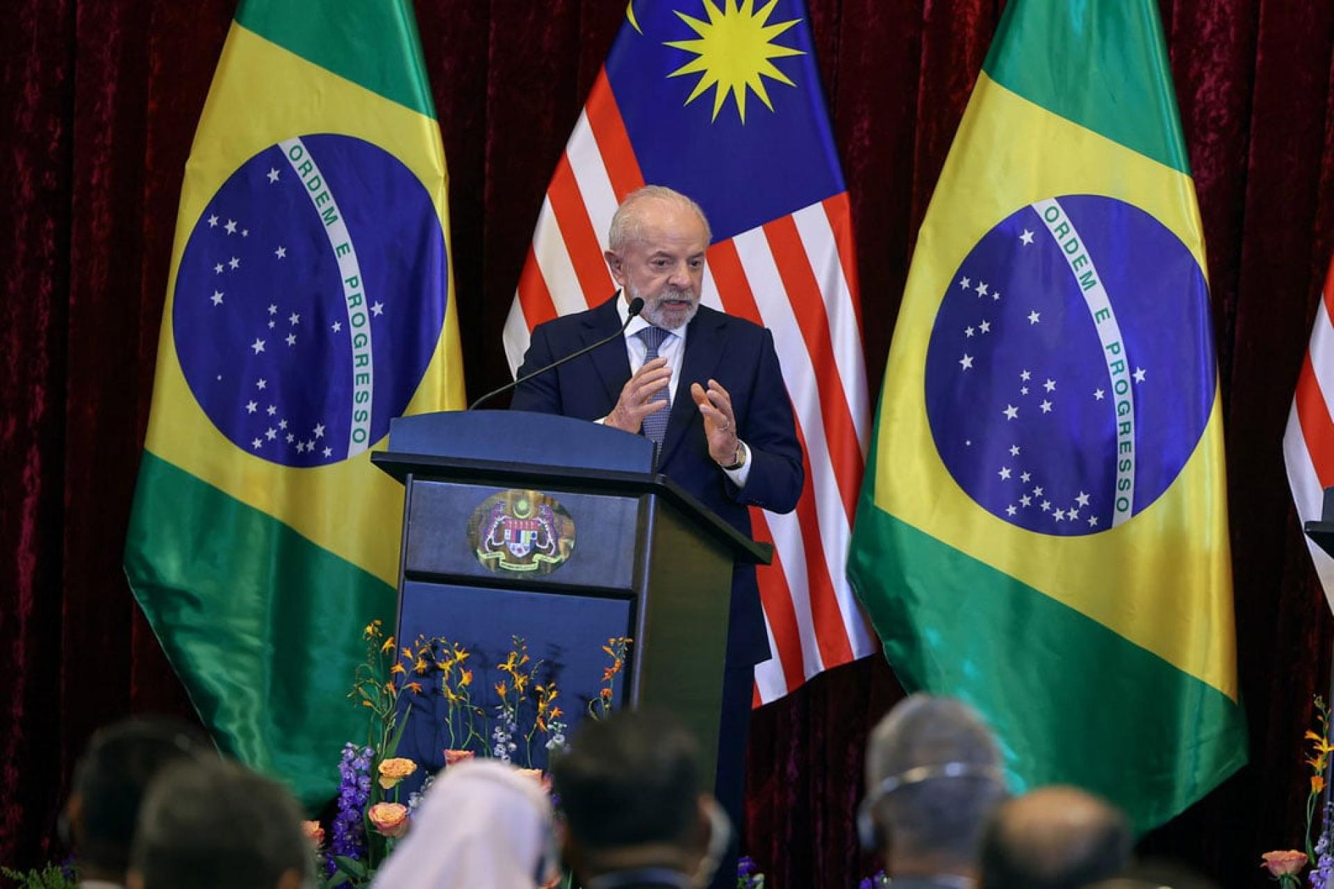 卢拉:治理国家不应以权力为中心,而是以服务人民为中心,尤其是照顾贫困及弱势群体。