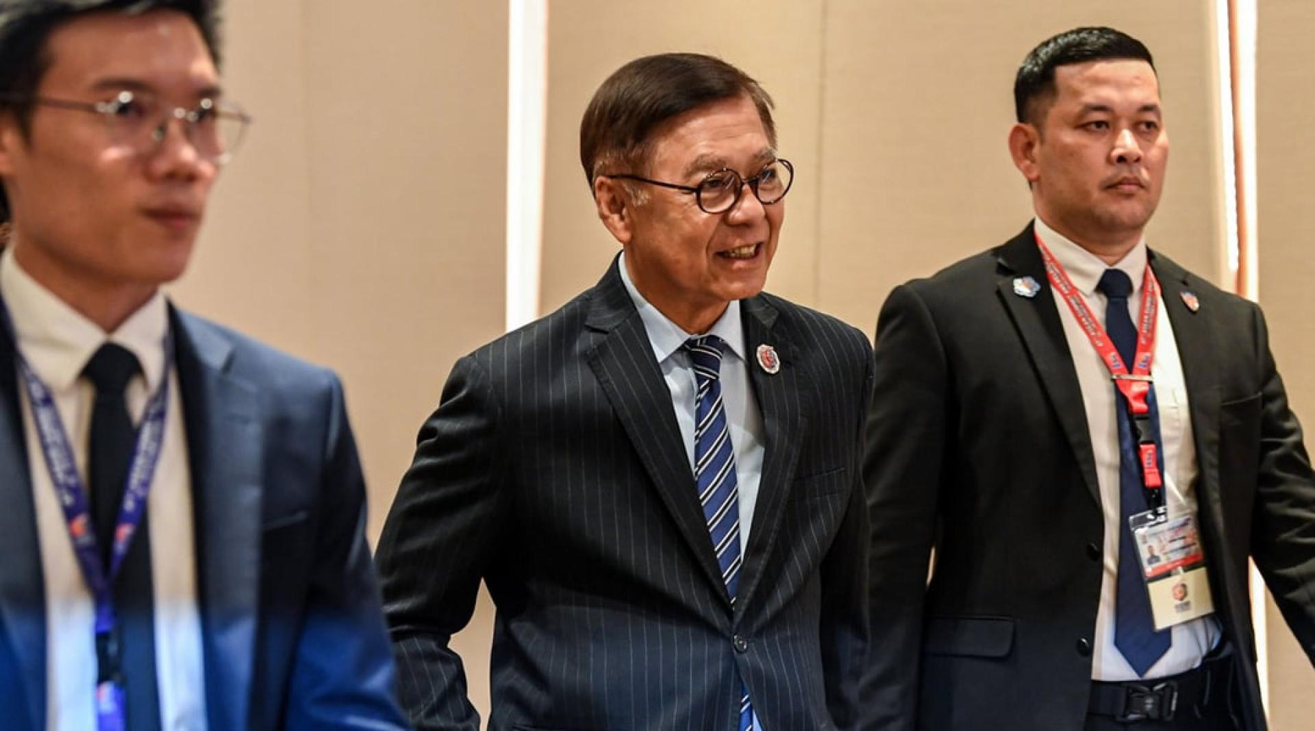 西哈萨(中):泰国将继续敦促缅甸当局确保今年底计划举行的选举,以包容方式进行,让所有利益相关方及缅甸人民都能参与其中。
