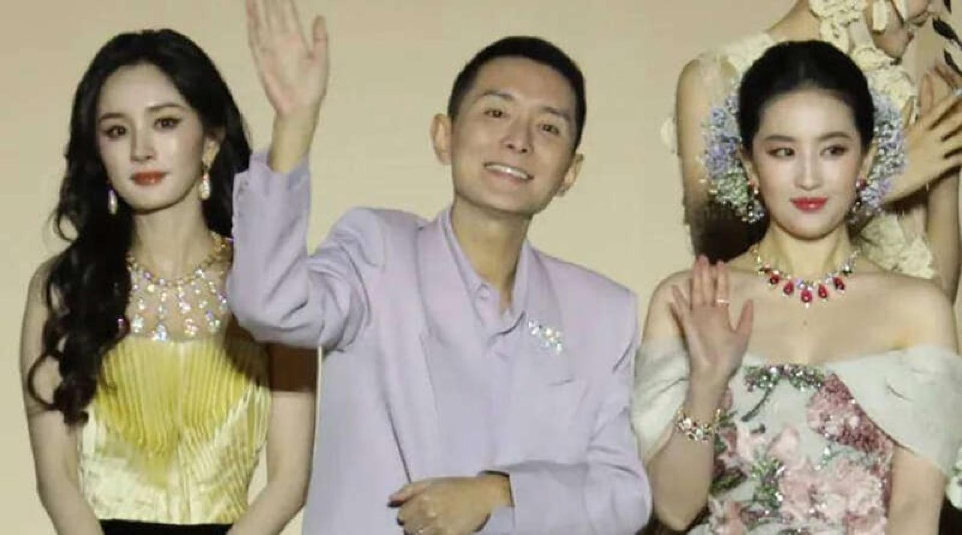 杨幂(左)、刘亦菲尴尬同台。