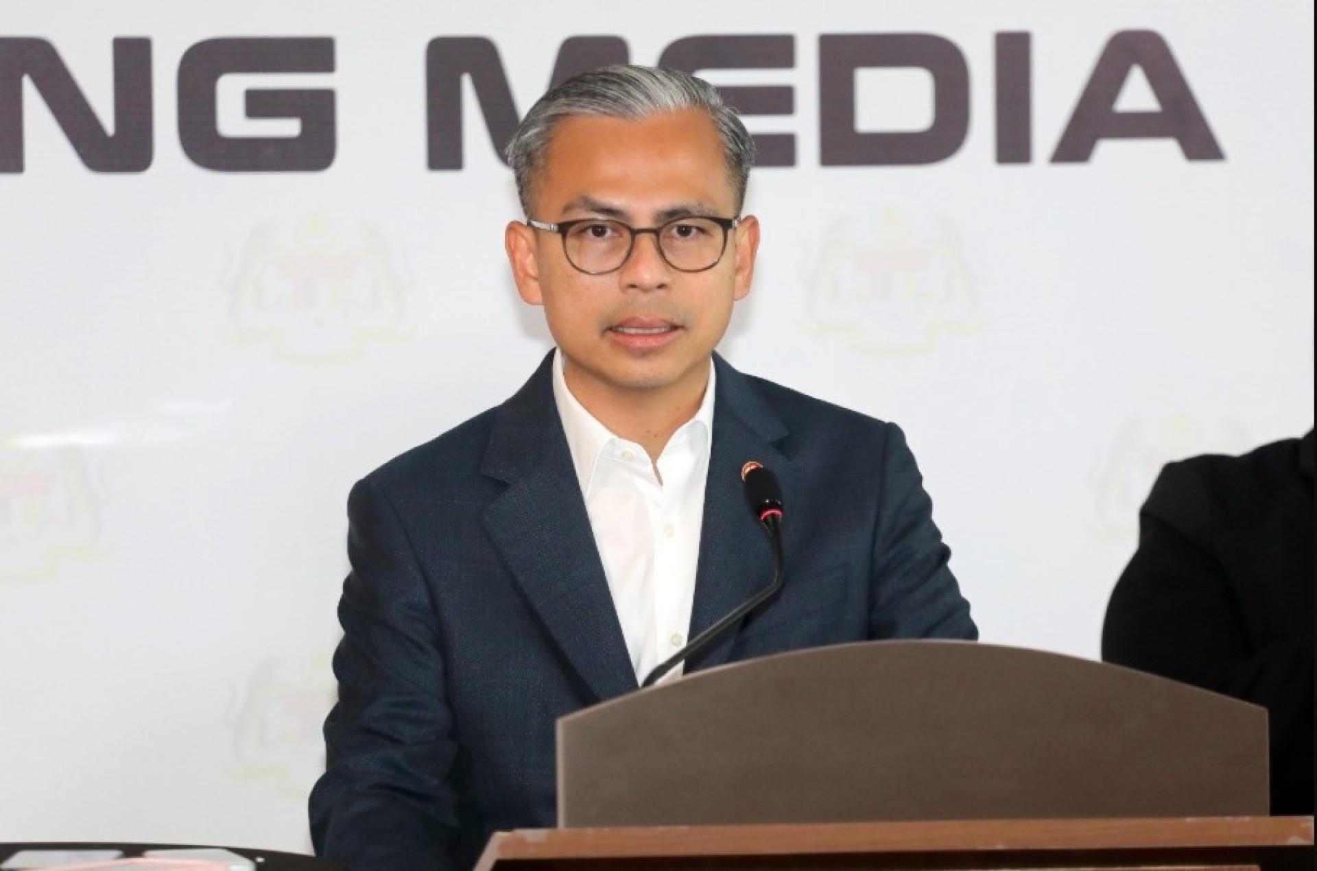 通讯部长拿督法米。