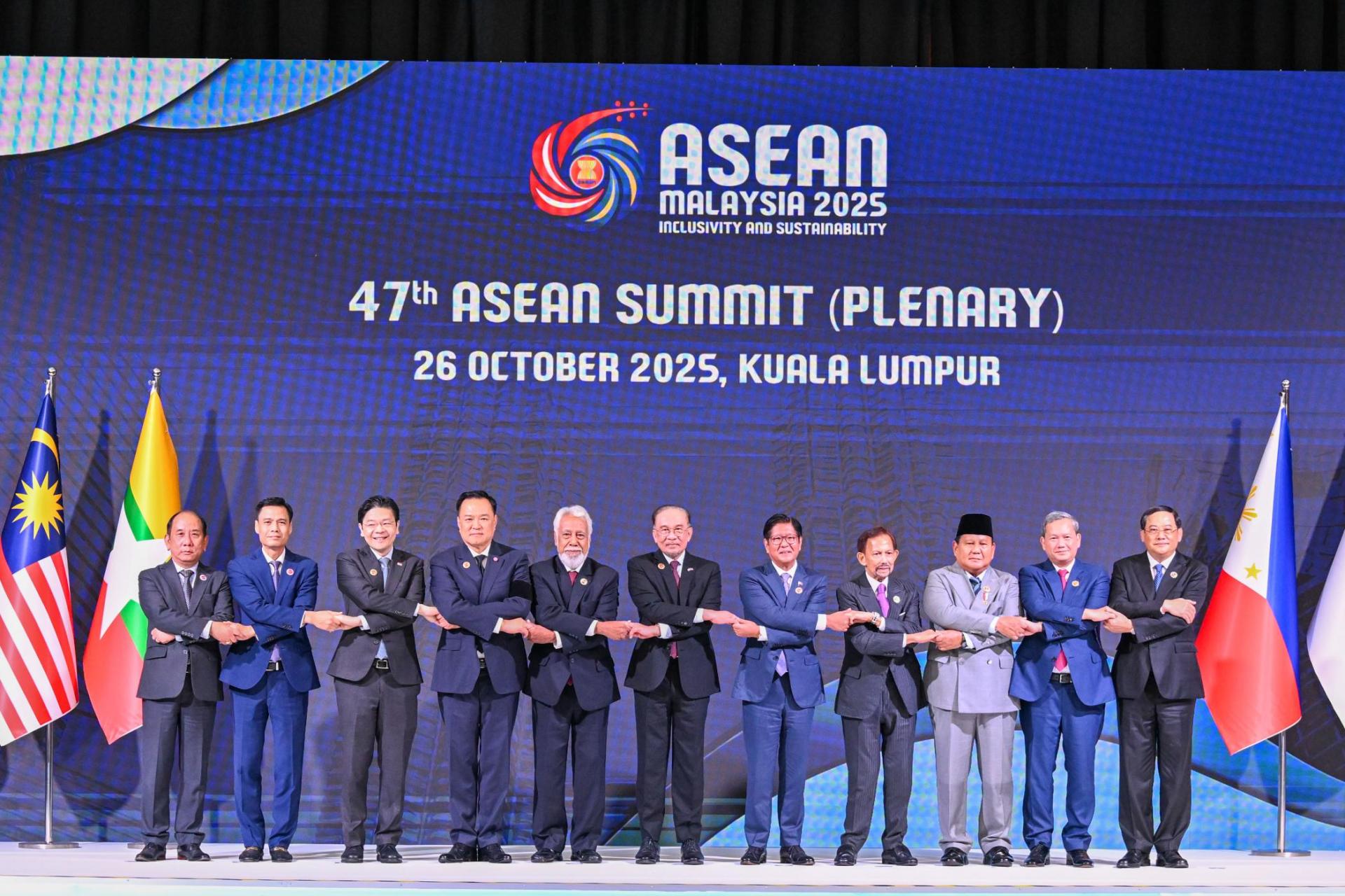 苏丹与东盟成员国领袖合影