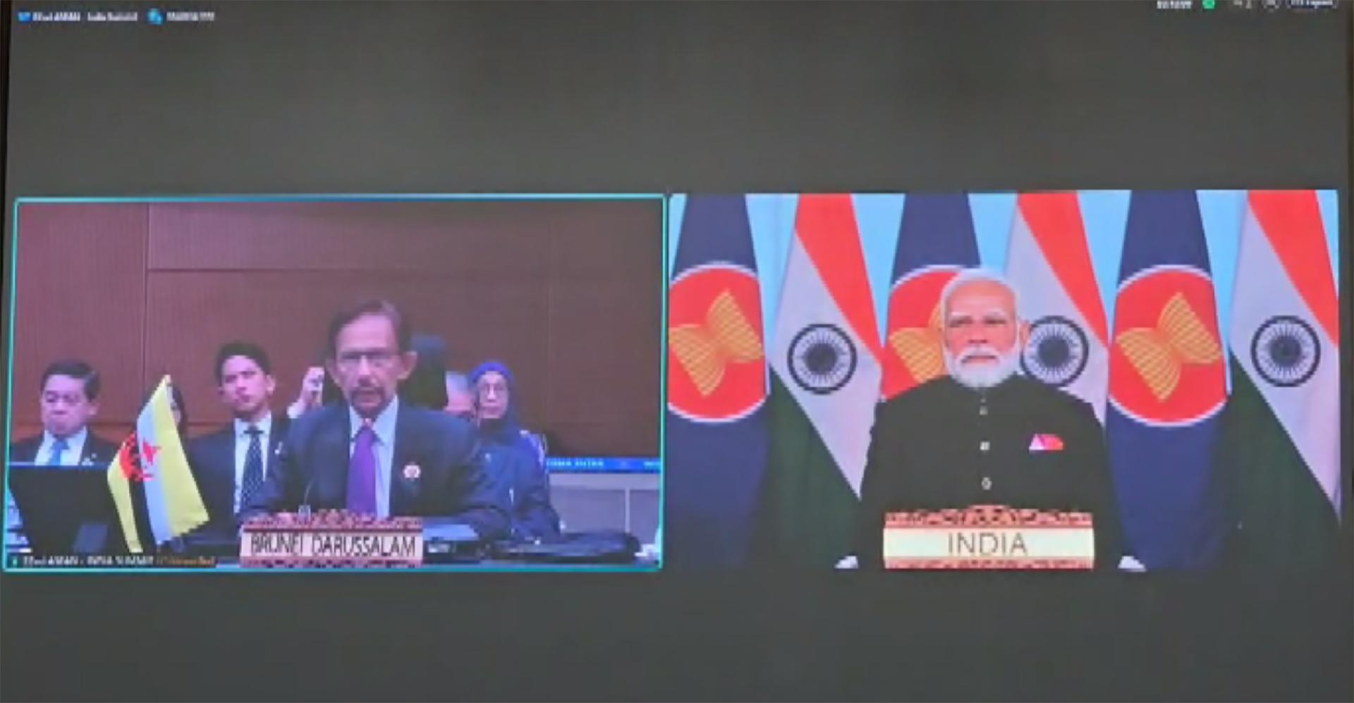 苏丹陛下以在线发言,右为印度总理莫迪