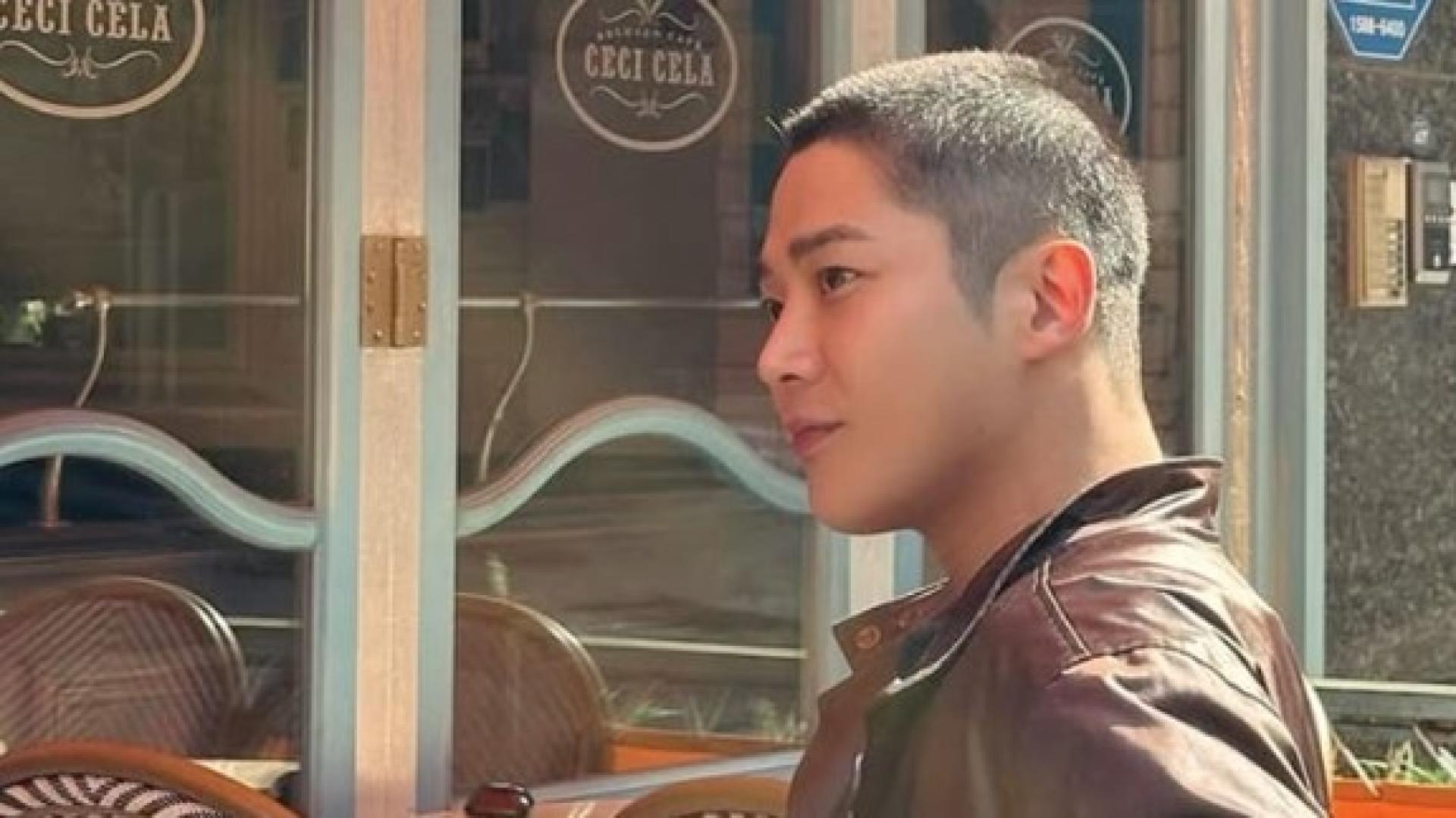 路云在IG晒出剪了一头帅气短发。