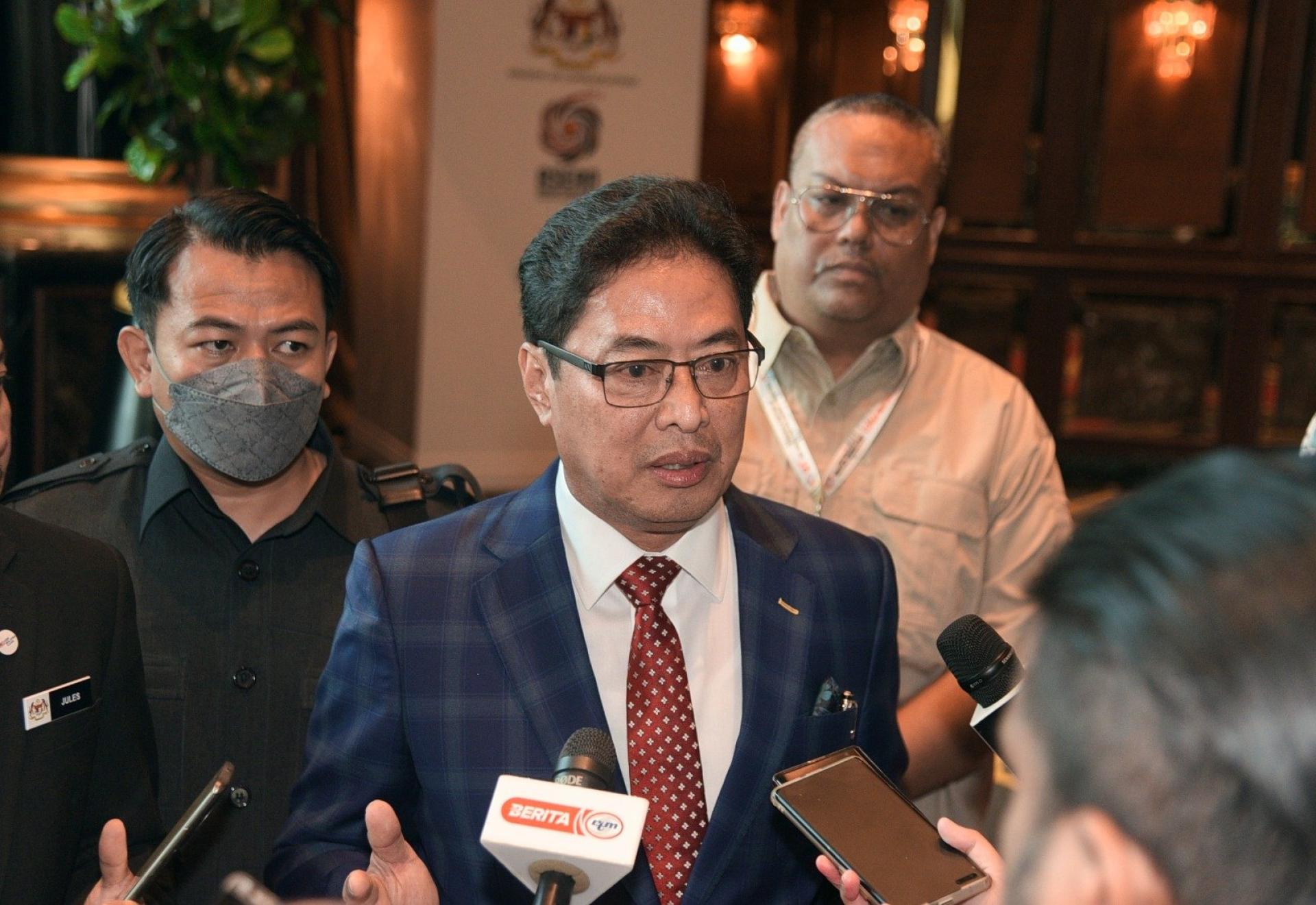 阿占巴基:需加强私人领域在打击贪污方面所应扮演的角色。