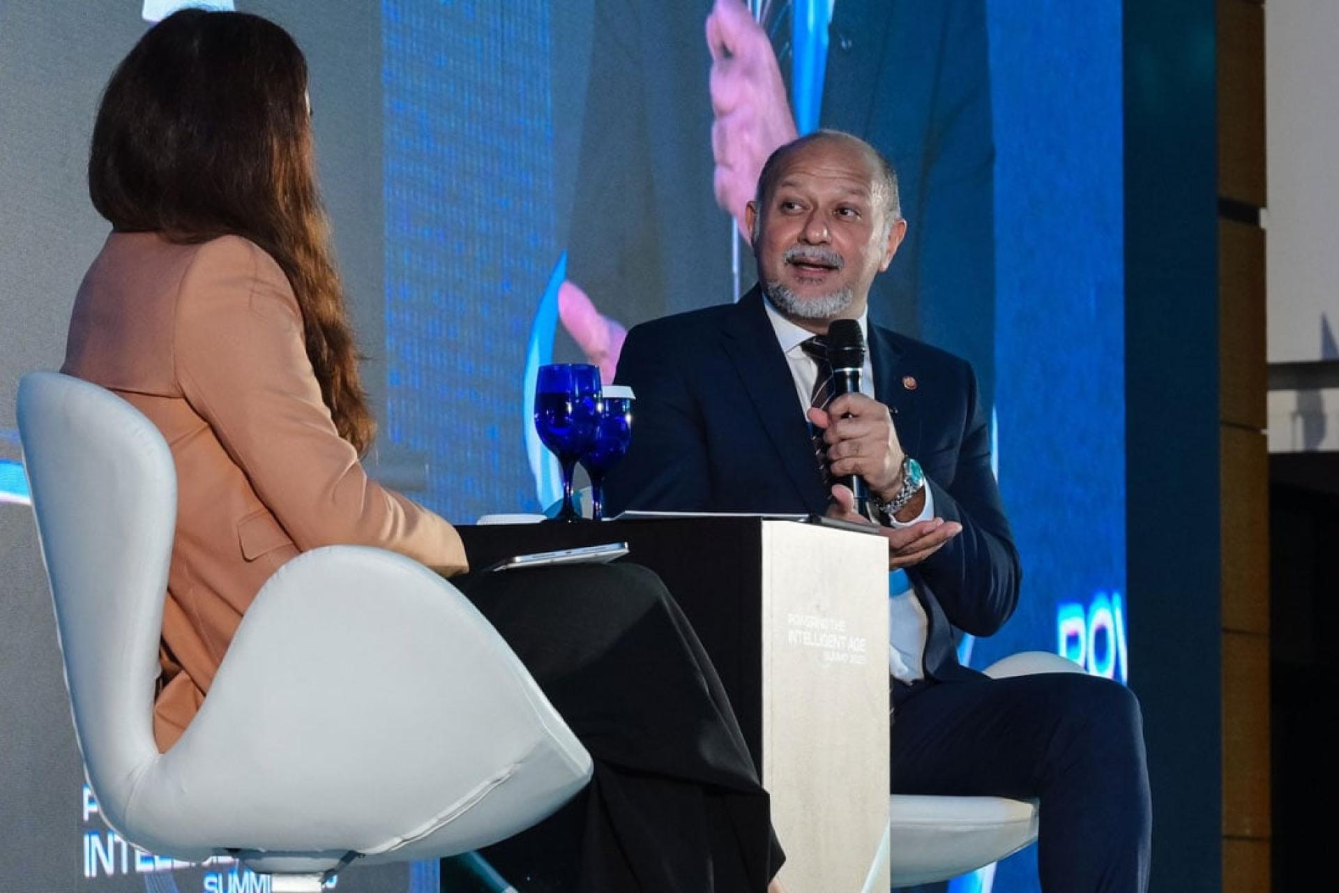 哥宾星(右):东盟人工智能安全网络区域总部,将于明年初在吉隆坡落户。