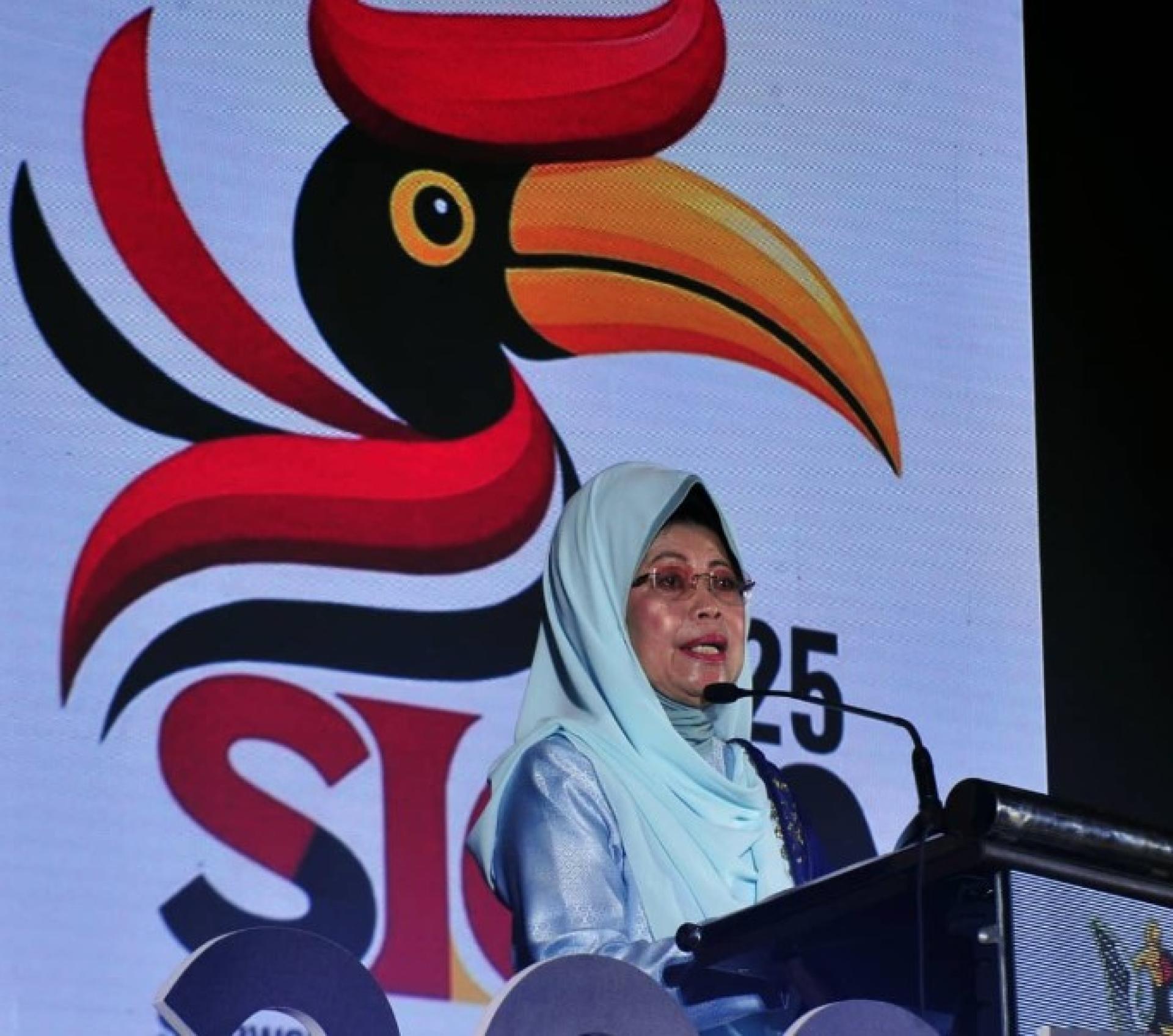 拿督斯里陈赛明今日在古晋举行的2025年砂拉越国际老龄会议（SICA 2025）开幕礼上发表讲话。