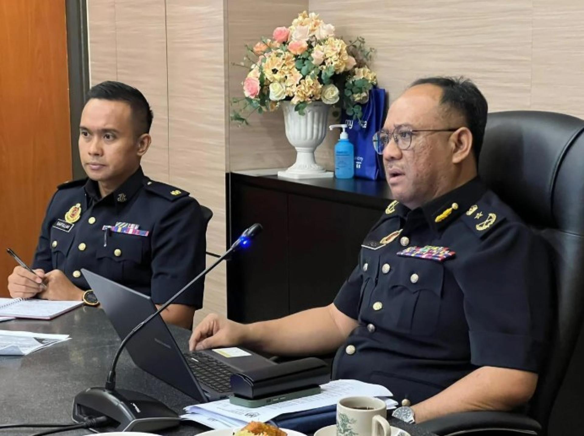 砂拉越陆路交通局今日于总部召开2025年第3次执法组管理会议现场一景。