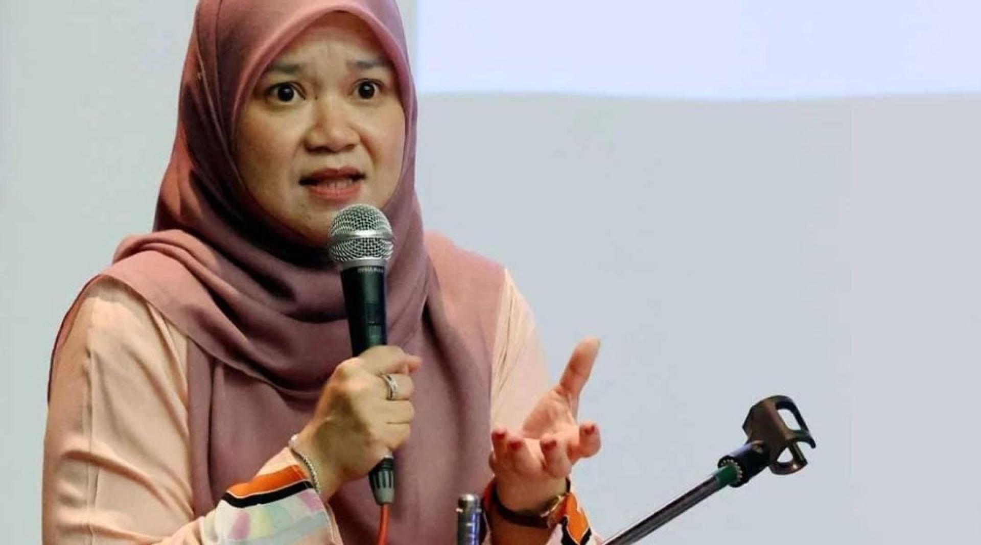 教育部长法丽娜。