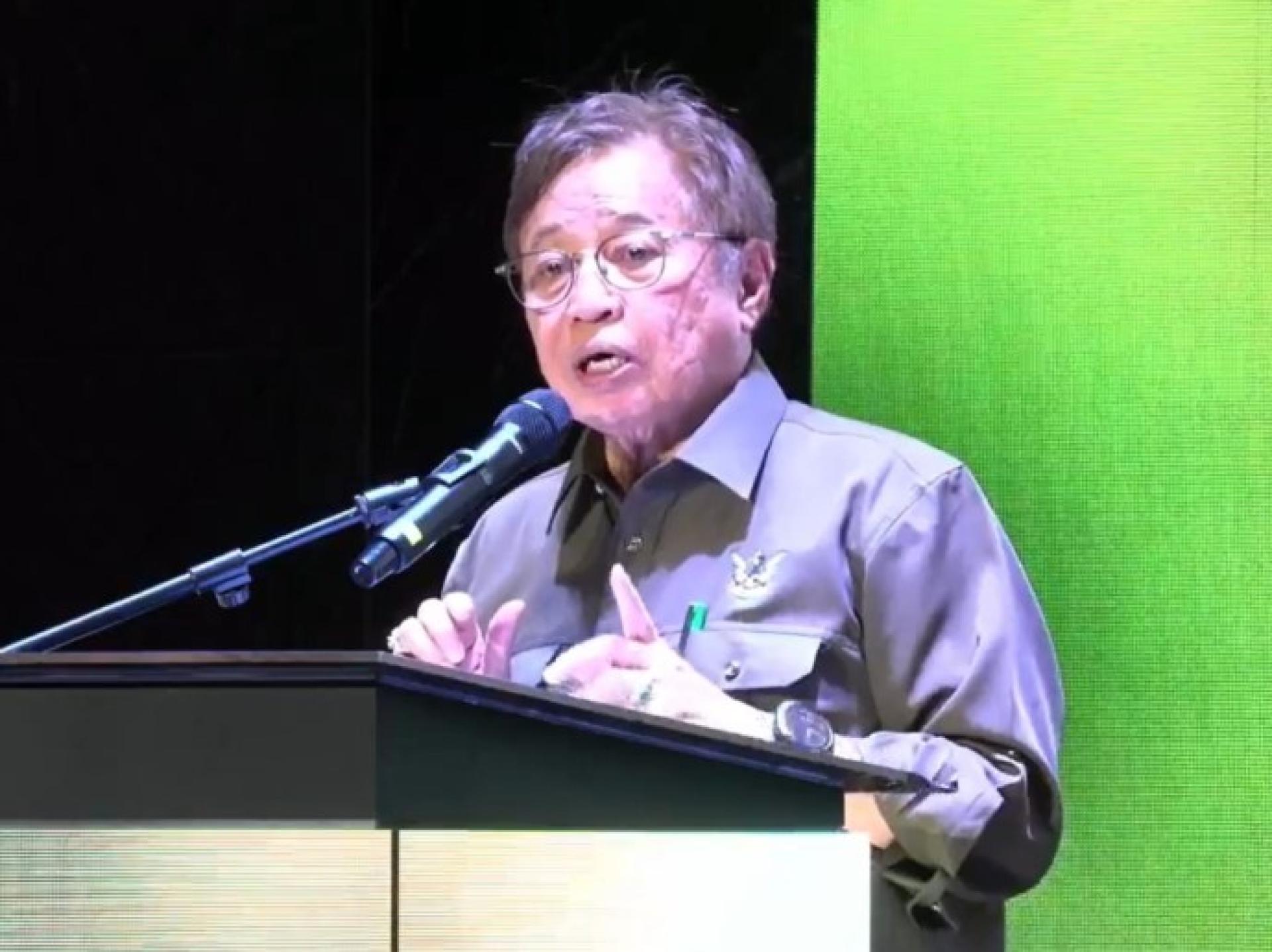 阿邦佐于2025年10月29日在三马丹一度假村主持2025年全国环境日（砂拉越区）庆典上发表讲话。