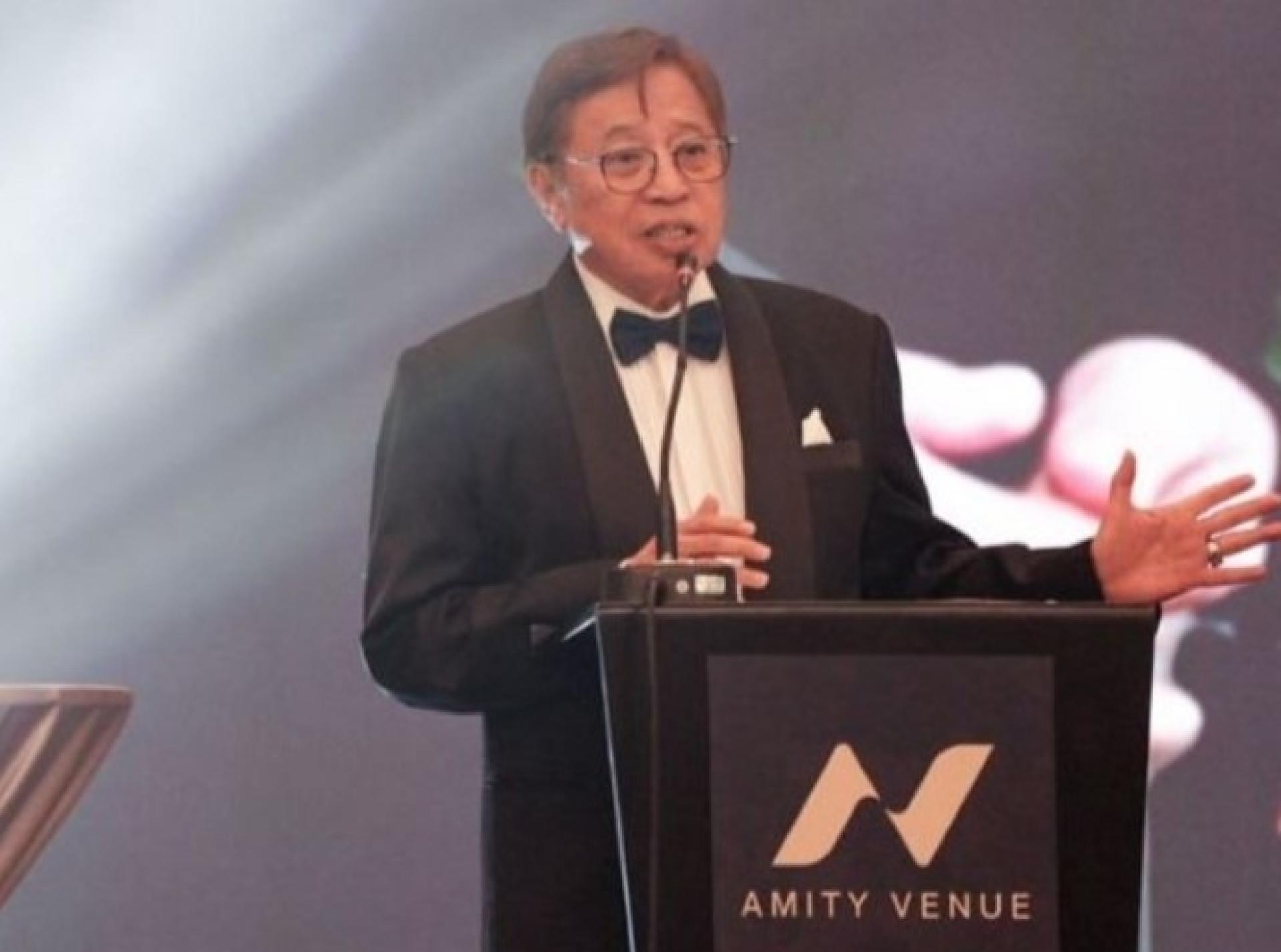 砂拉越总理阿邦佐哈里于10月29日出席在宗教事务单位（UNIFOR）举行的砂拉越土著顾问工程师协会周年晚宴暨2025年工程师颁奖礼并发表讲话。