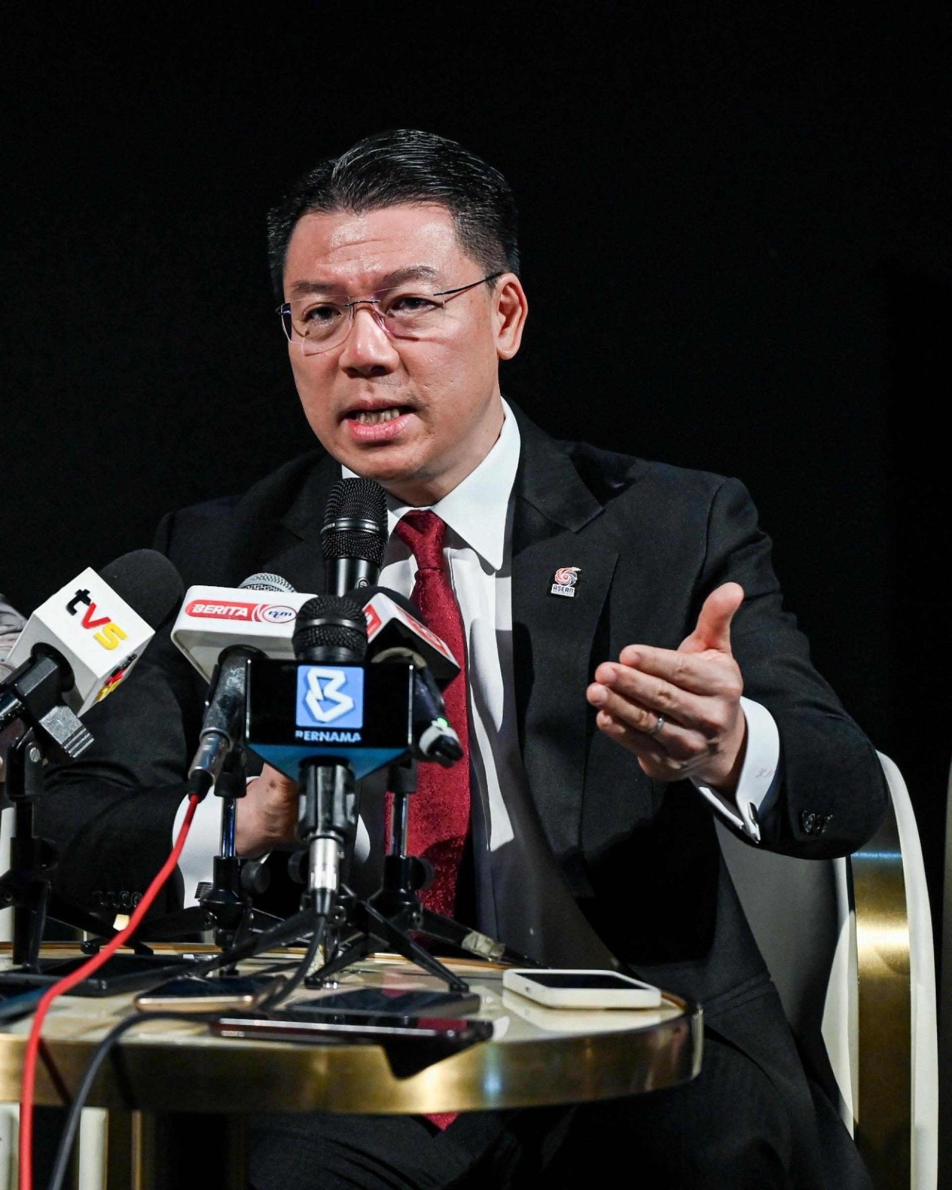 倪可敏指《马来西亚前锋报》的记者刻意提问，质疑“I LITE U”不是使用马来语，意图就是故意找茬。