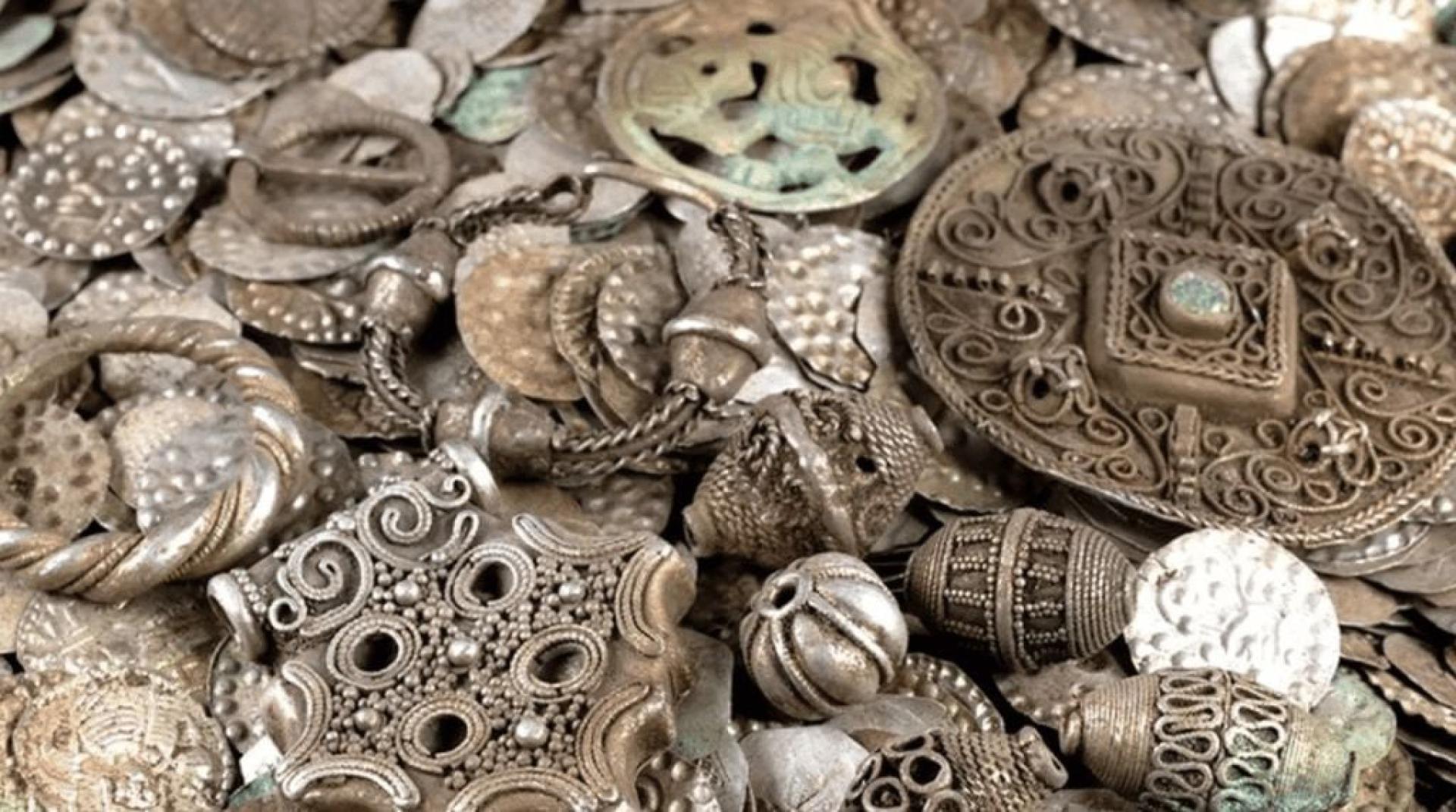 这批银制文物估计可能超过2万件，极具历史与宗教研究价值。