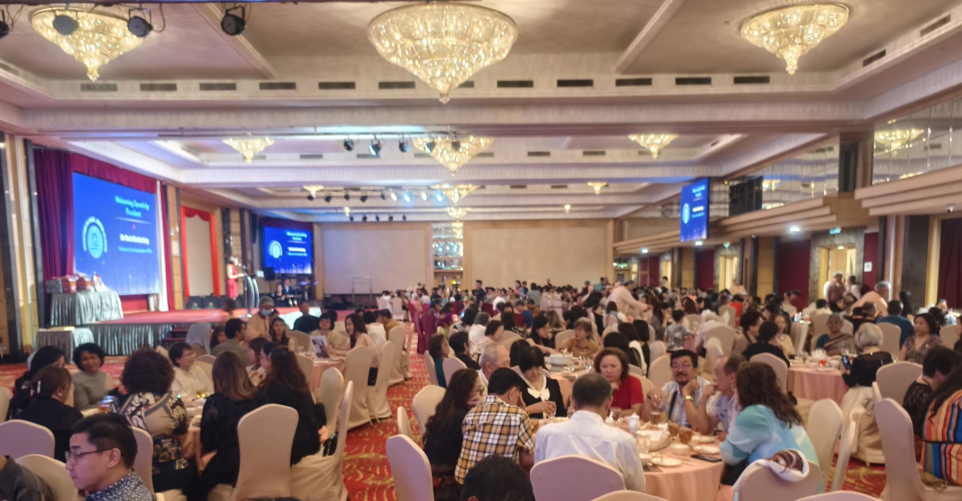 美里安宁疗护关怀协会昨晚在帝宫酒店宴会厅举办“20周年慈善晚宴”庆典。