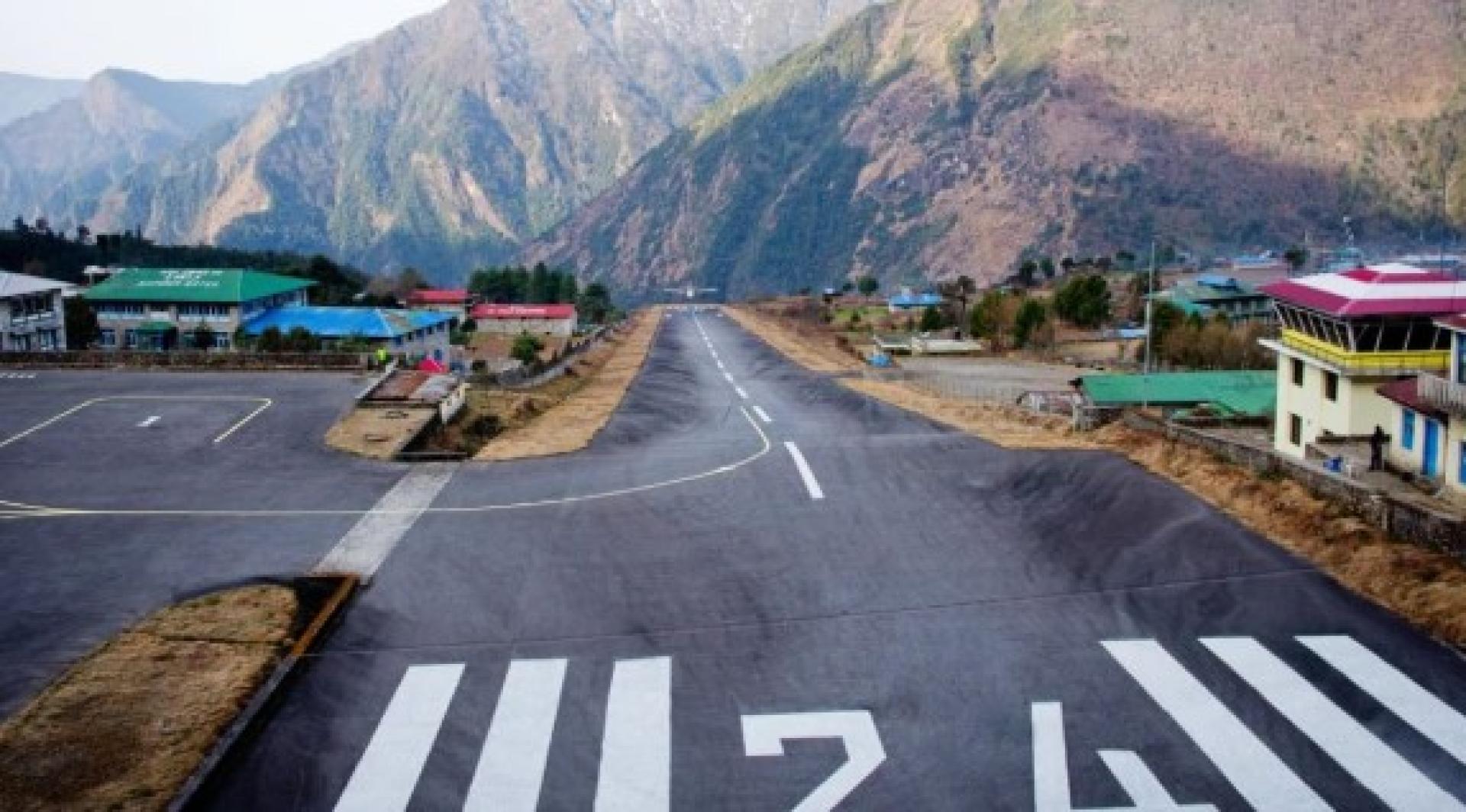 卢卡拉机场因恶劣天气停航。