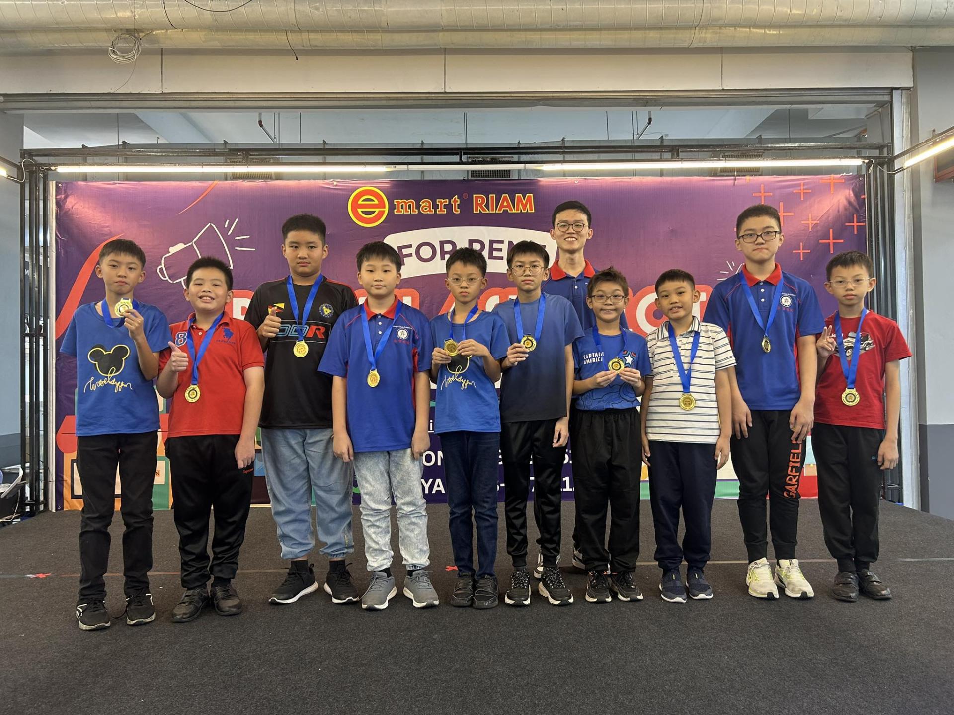 U12象棋优胜者大合照。