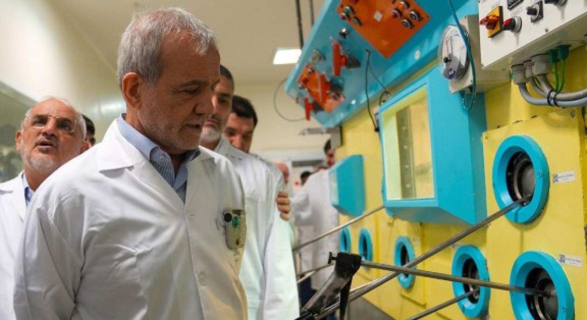 佩泽什基安访问伊朗原子能组织。