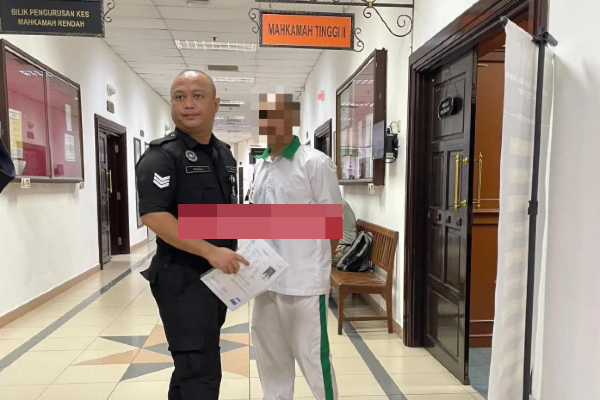 Alexon 被狱警押离高庭二庭。