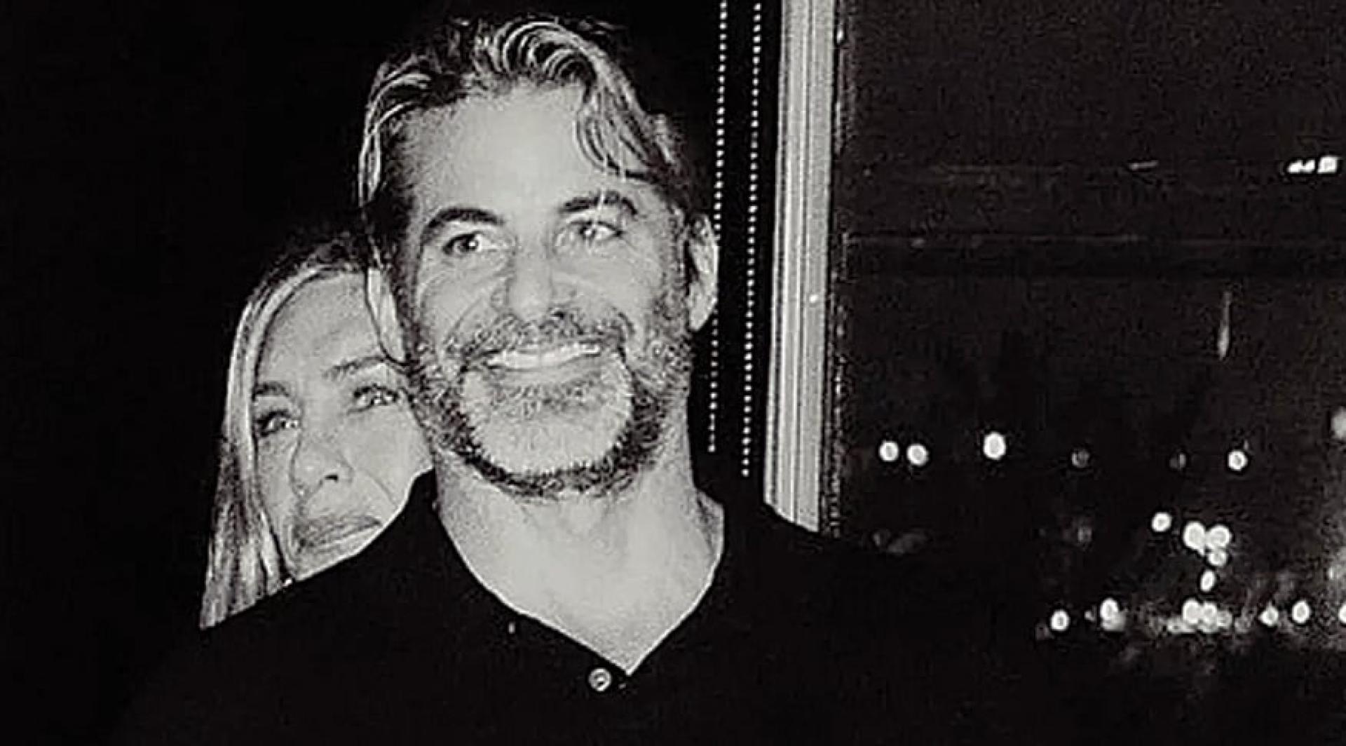 珍妮花安妮斯顿公开和男友的合照。