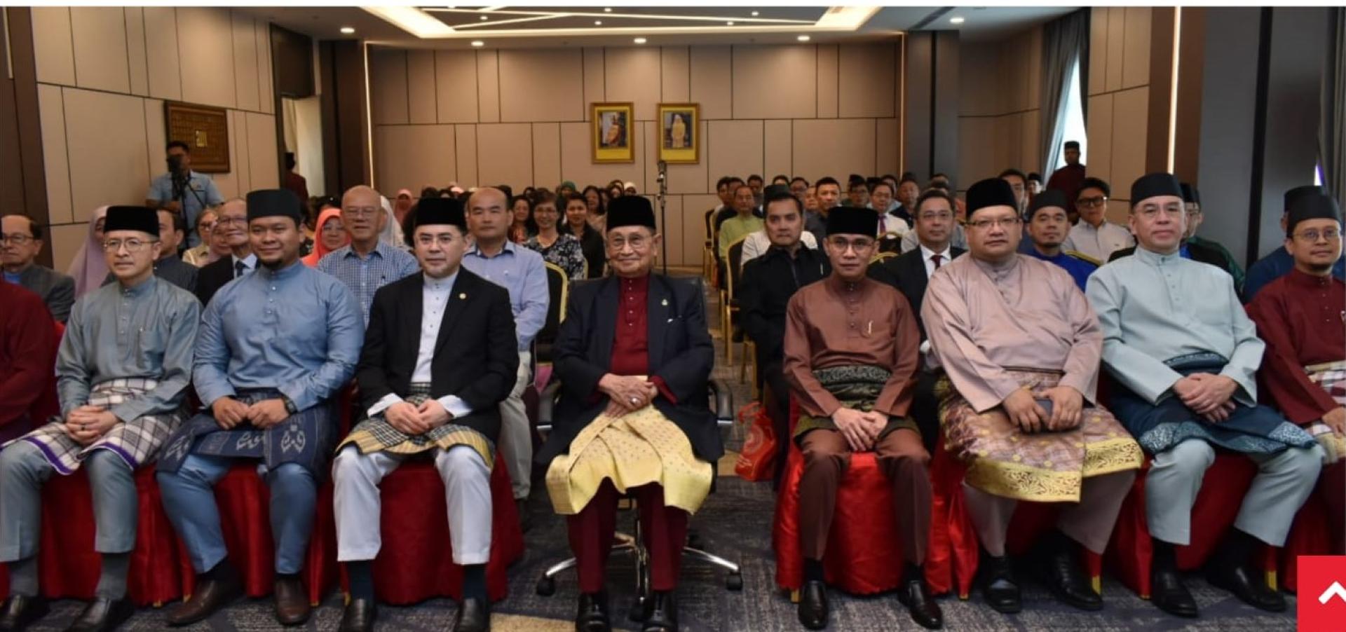 宗教事务部长丕显巴达鲁丁、宗教部官员与华社代表出席和谐对话会