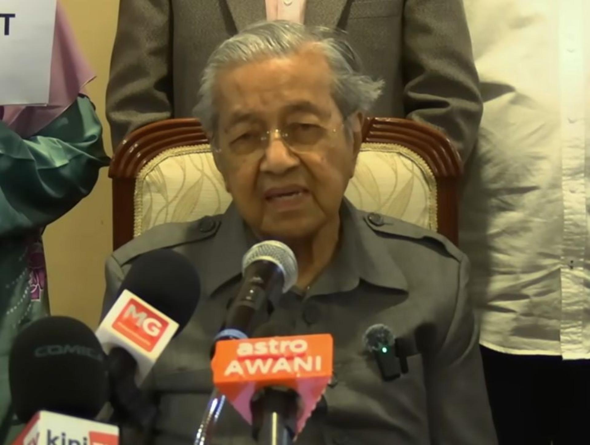 马哈迪认为，政府与美国签署的《马美互惠贸易协定》不仅违反了《联邦宪法》，也没有事先提呈到国会寻求通过。