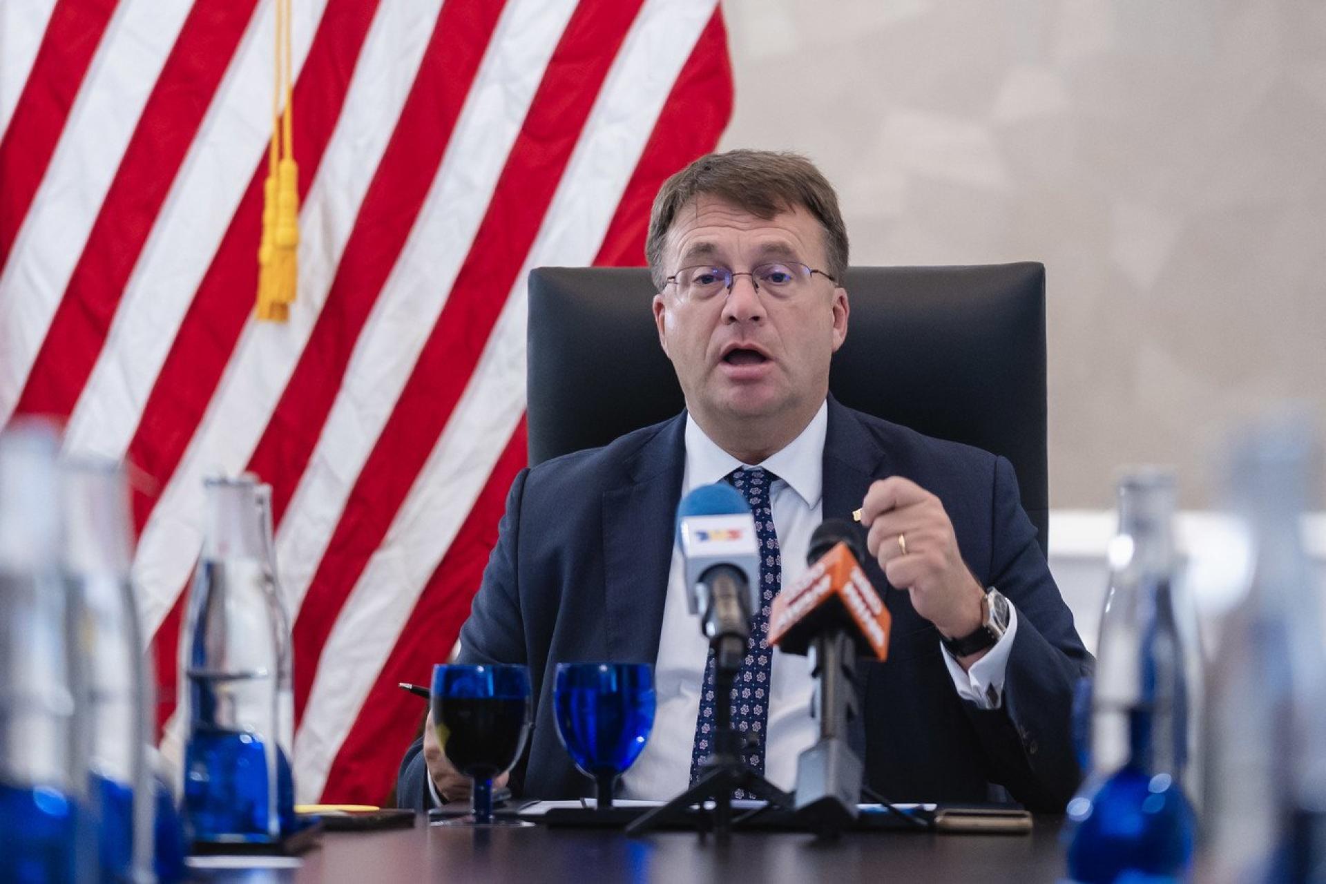 柯佳年：这些请愿活动体现了公众对言论自由的向往，我们认为这是积极的表现，而美国一向秉持相同的原则。