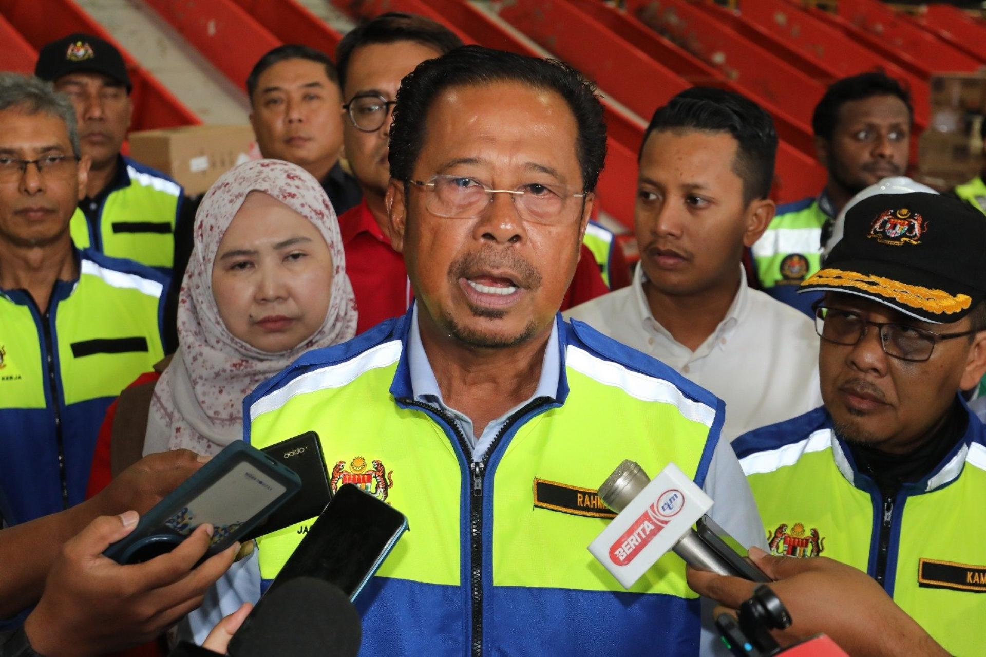 阿都拉曼警告，若雇主胆敢对申诉的员工秋后算账，人资部将依法严办。