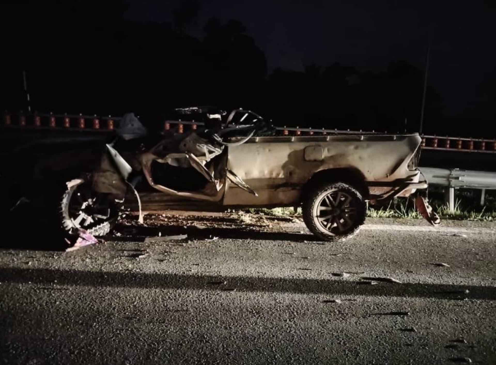 事故于星期二晚在实榜凯山发生，涉事车辆情况如图，伤者平安无恙。（泗里街消防与拯救局提供照片）