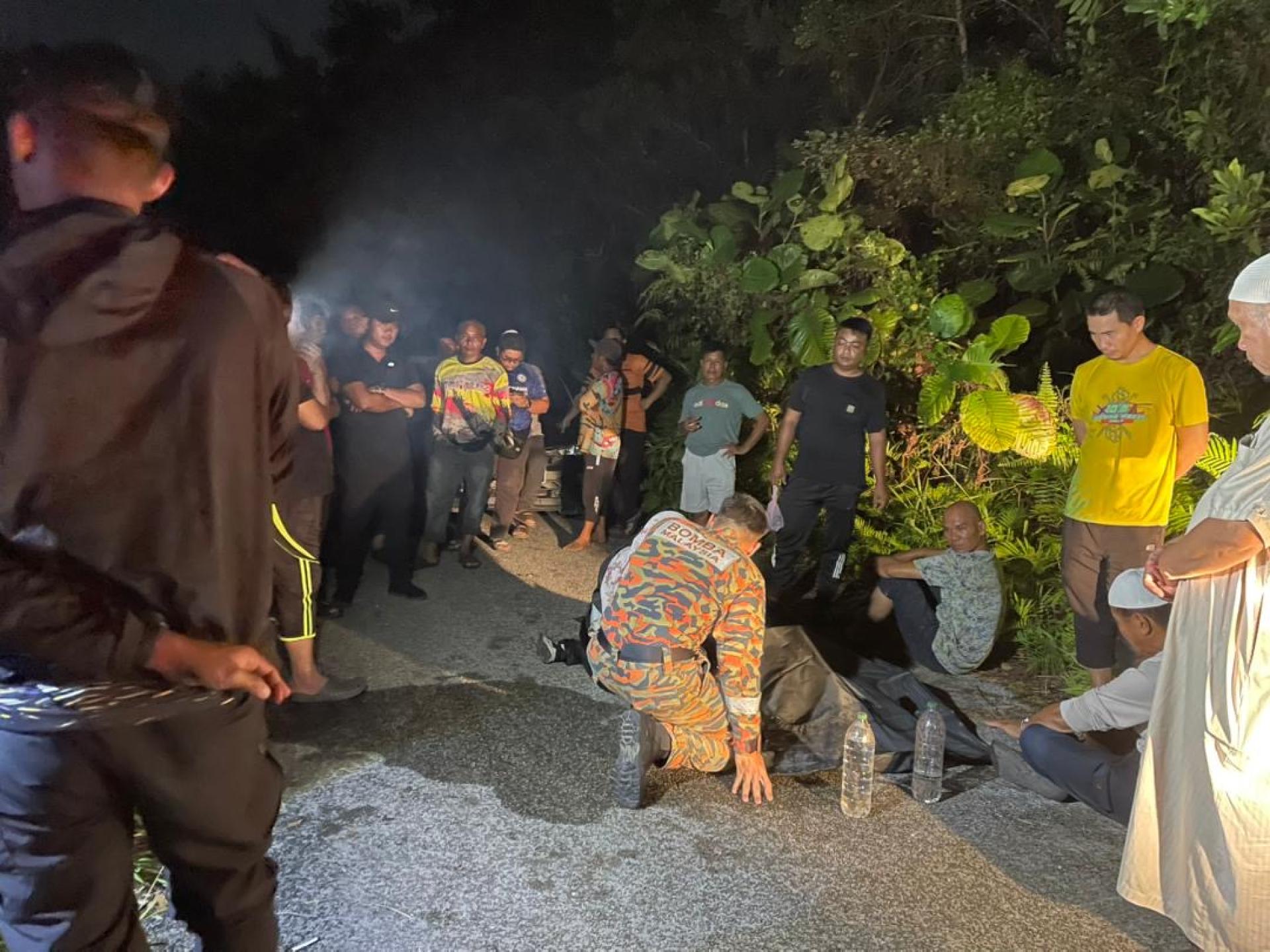 男子的遗体被当地捕鱼的村民发现后，成功拉上岸。